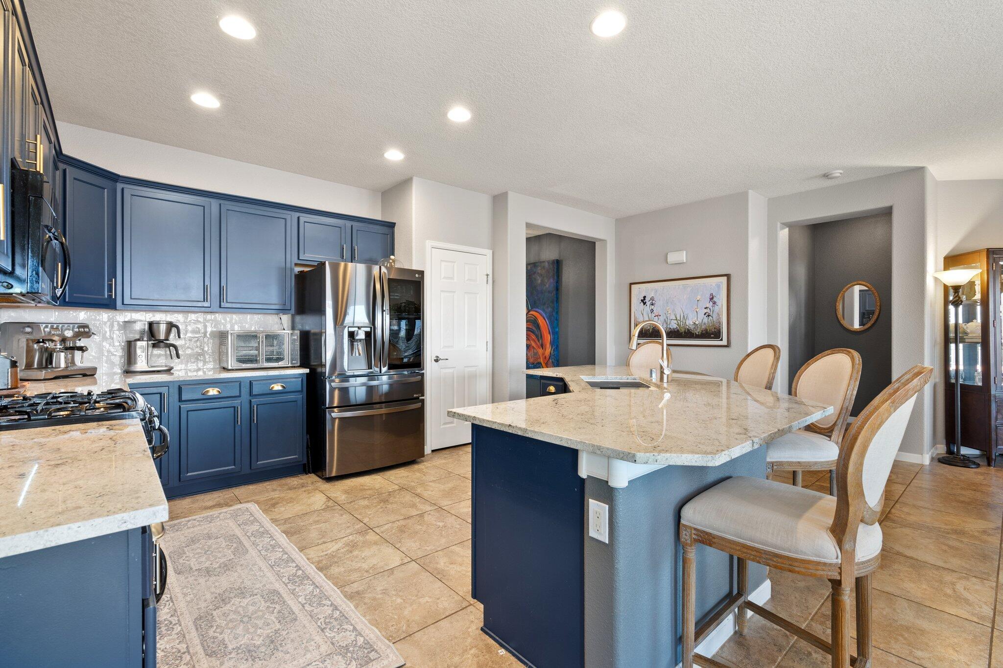 328 Paseo Vista Loop NE