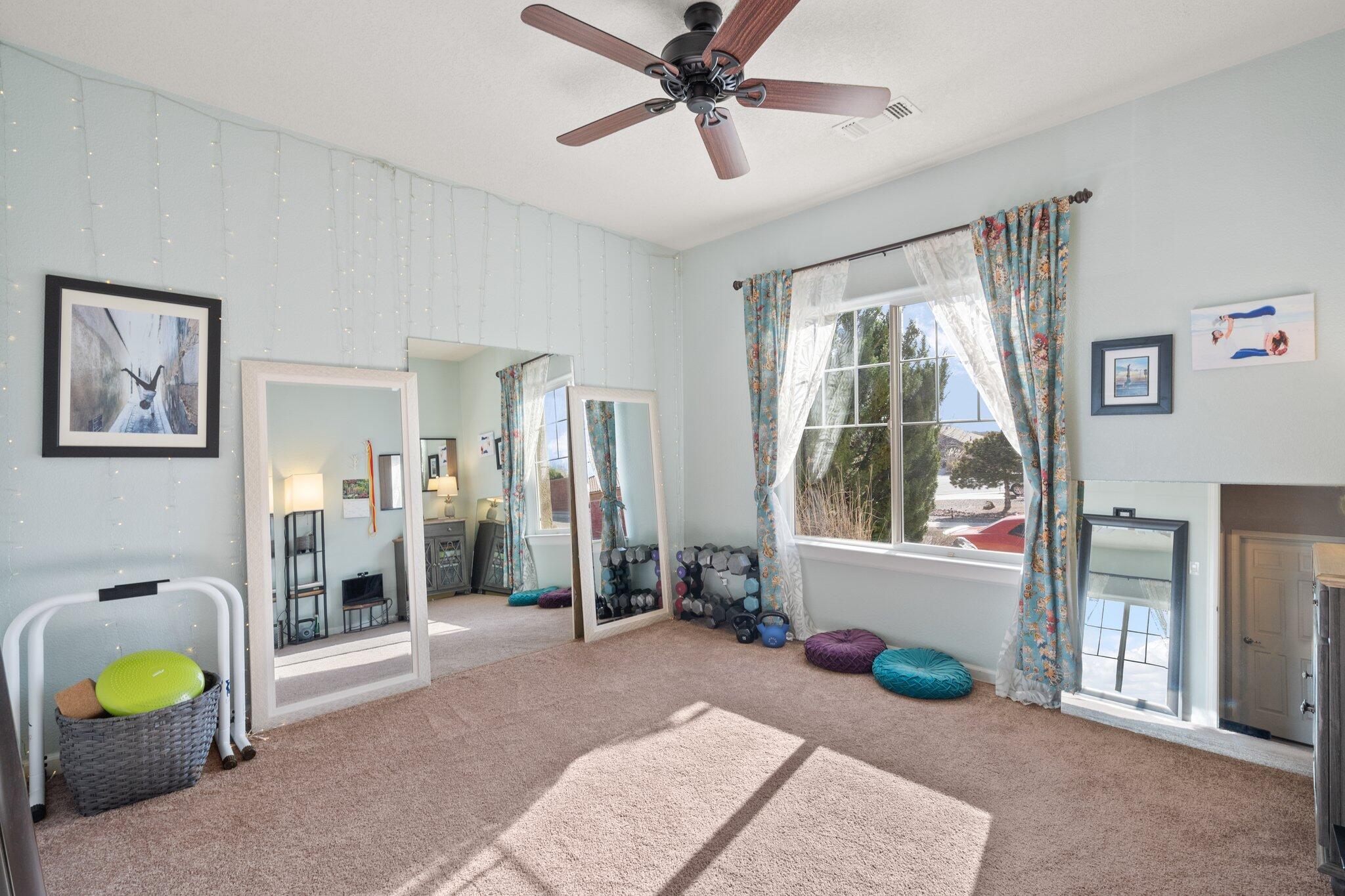 328 Paseo Vista Loop NE