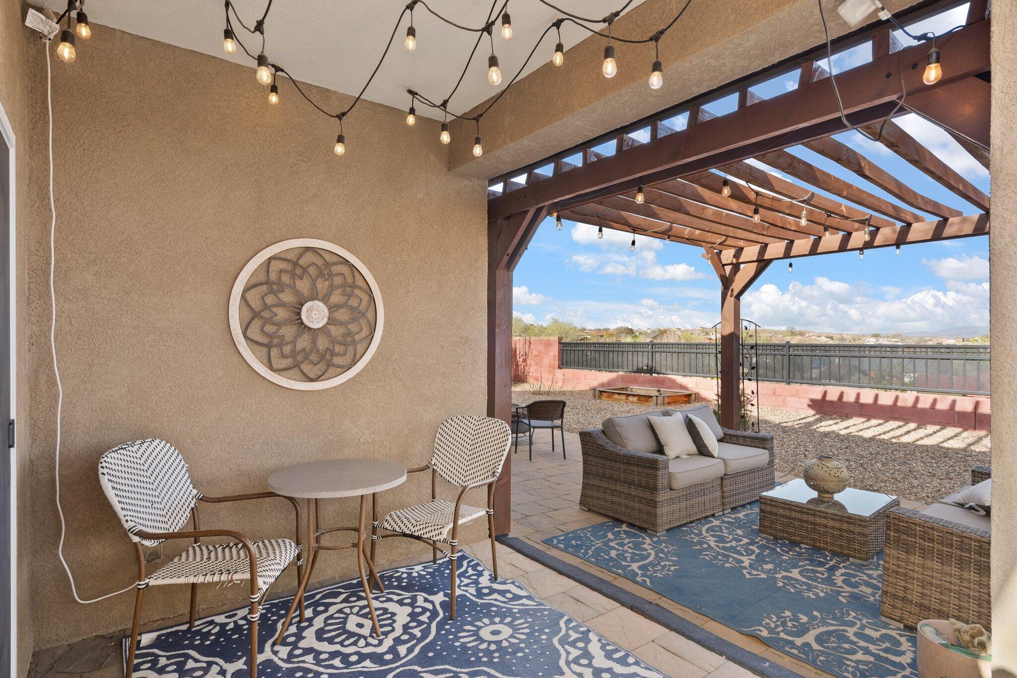 328 Paseo Vista Loop NE