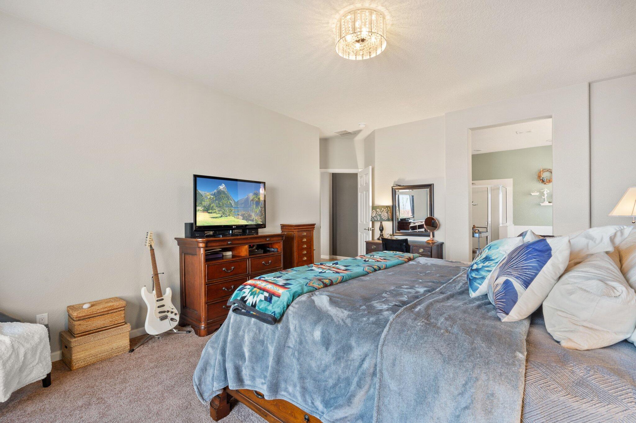 328 Paseo Vista Loop NE