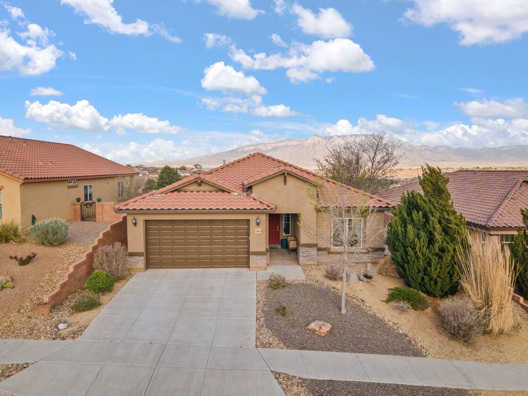 328 Paseo Vista Loop NE