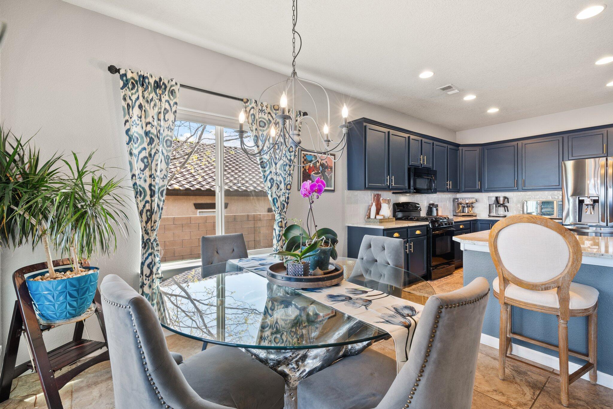 328 Paseo Vista Loop NE