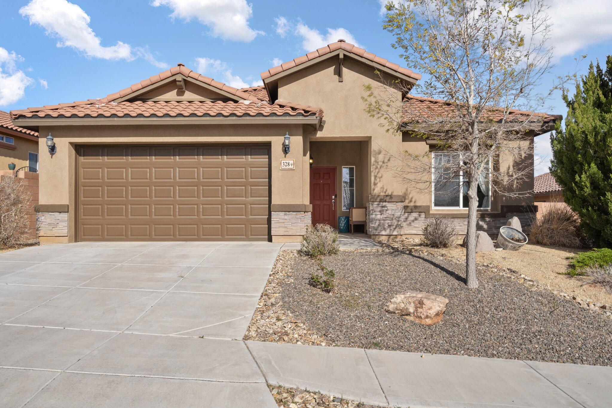 328 Paseo Vista Loop NE