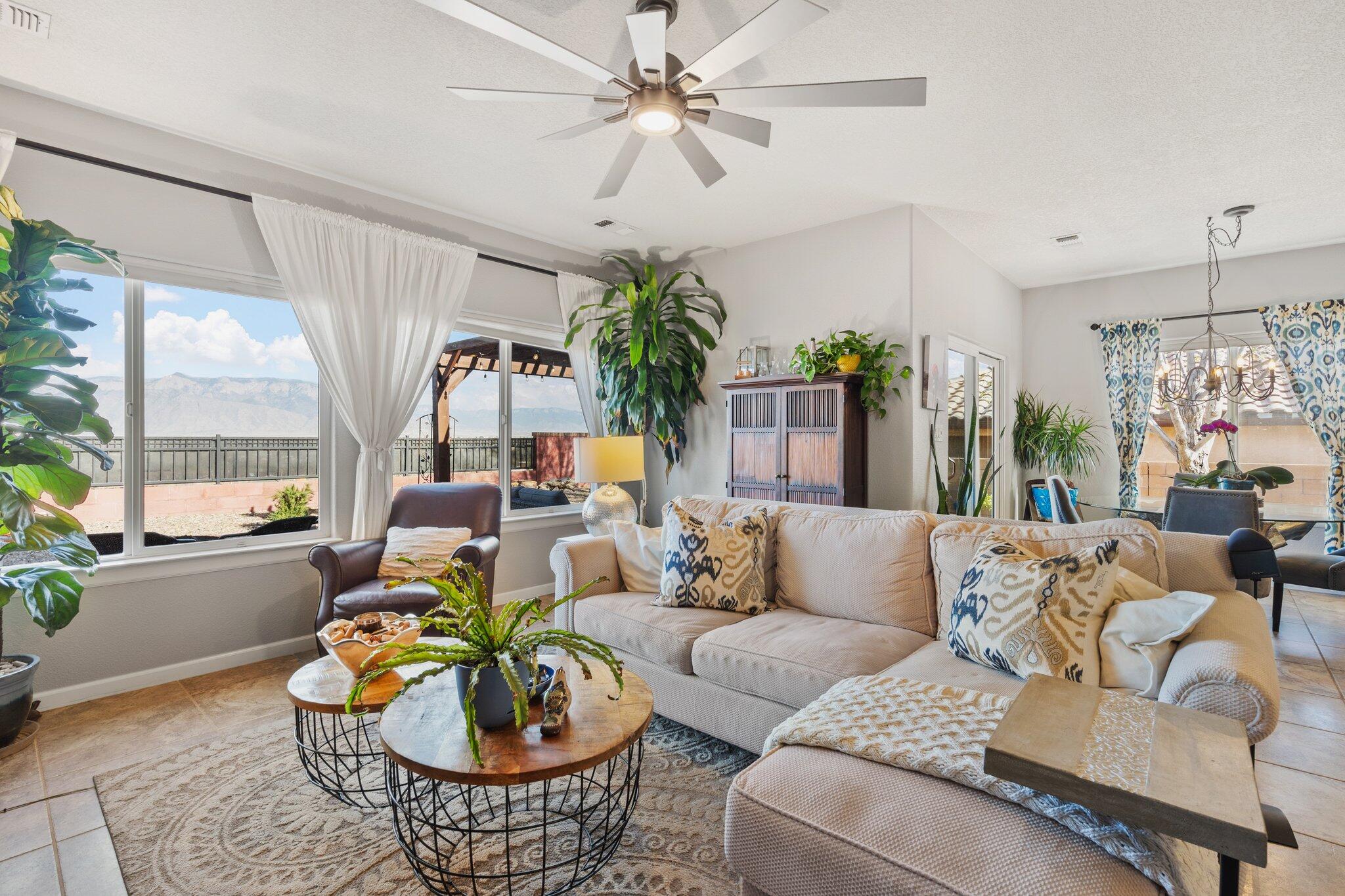 328 Paseo Vista Loop NE