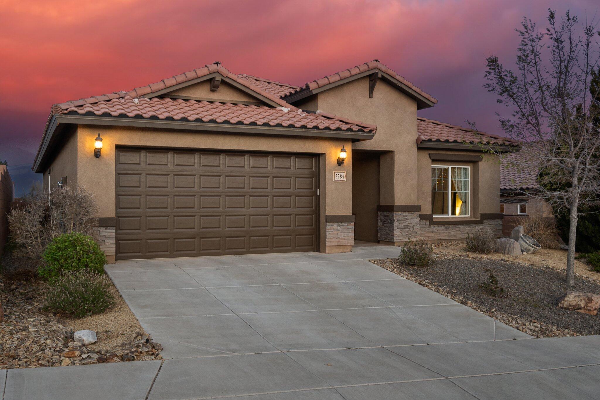 328 Paseo Vista Loop NE