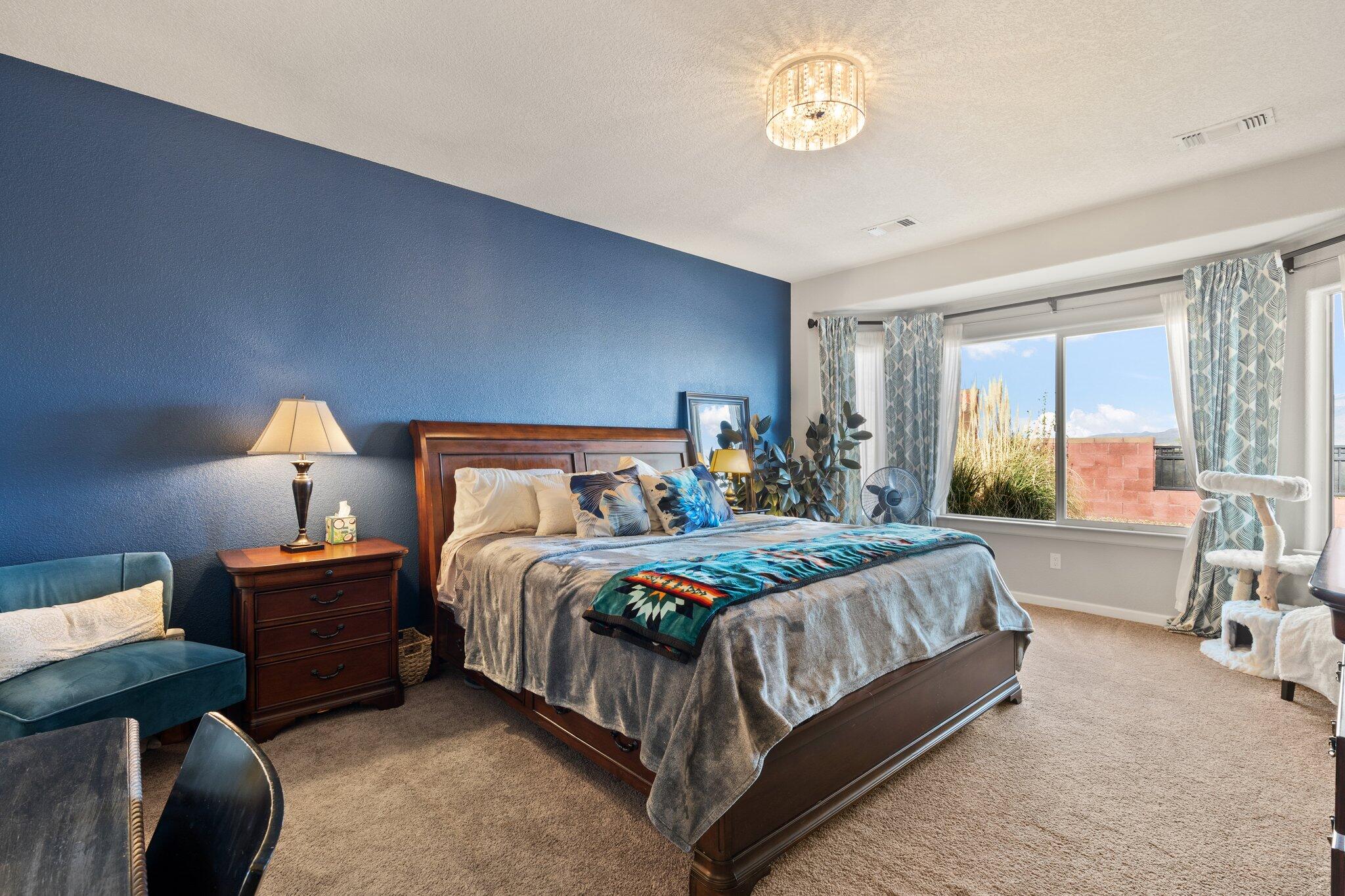 328 Paseo Vista Loop NE