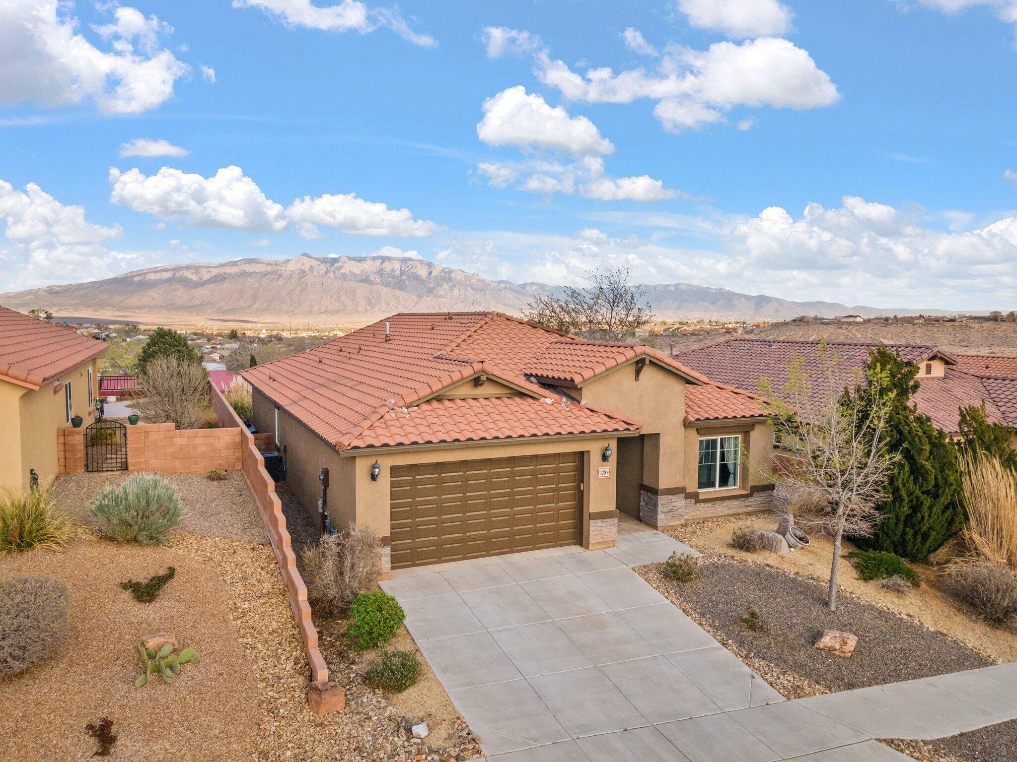 328 Paseo Vista Loop NE