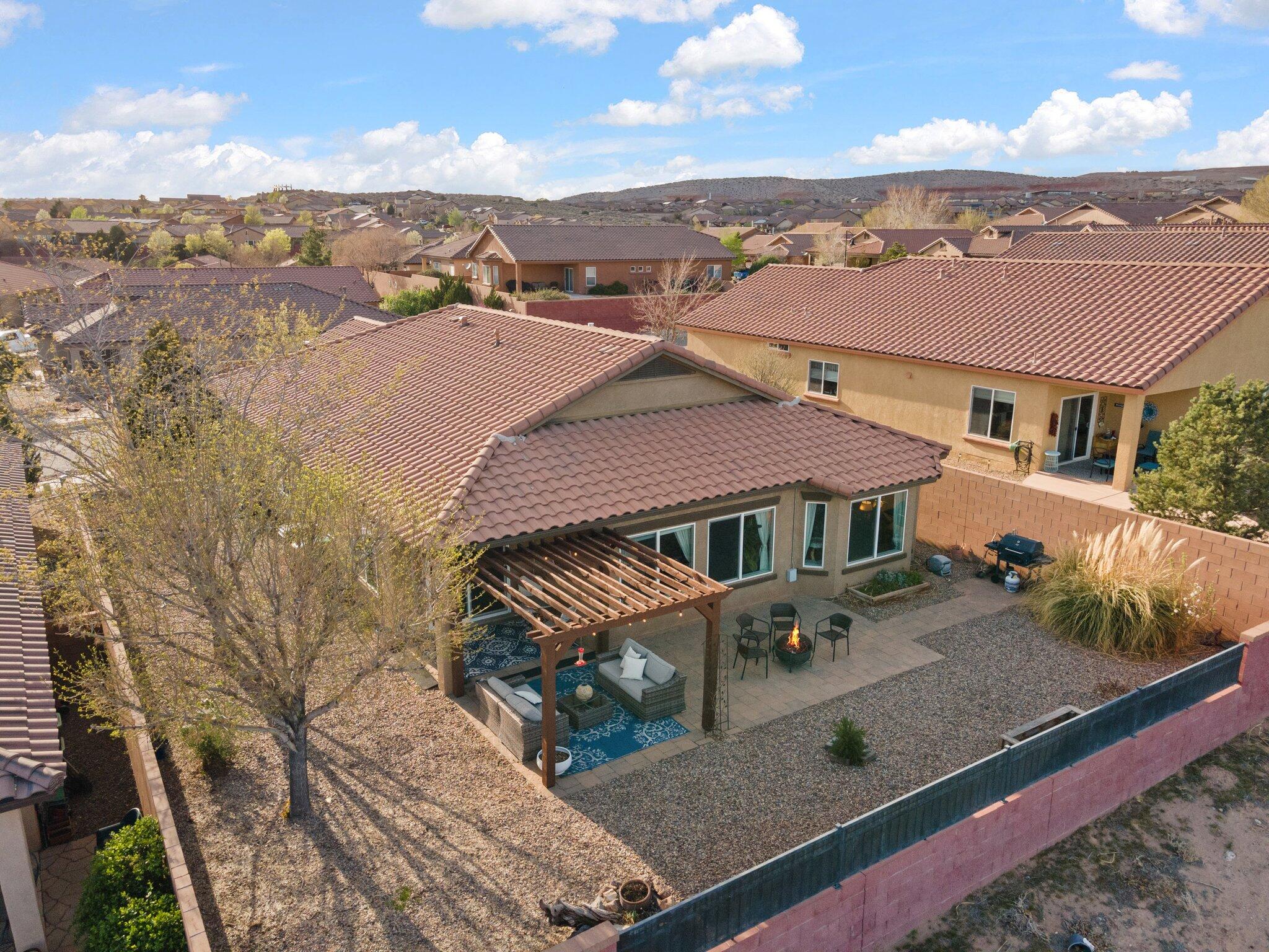 328 Paseo Vista Loop NE