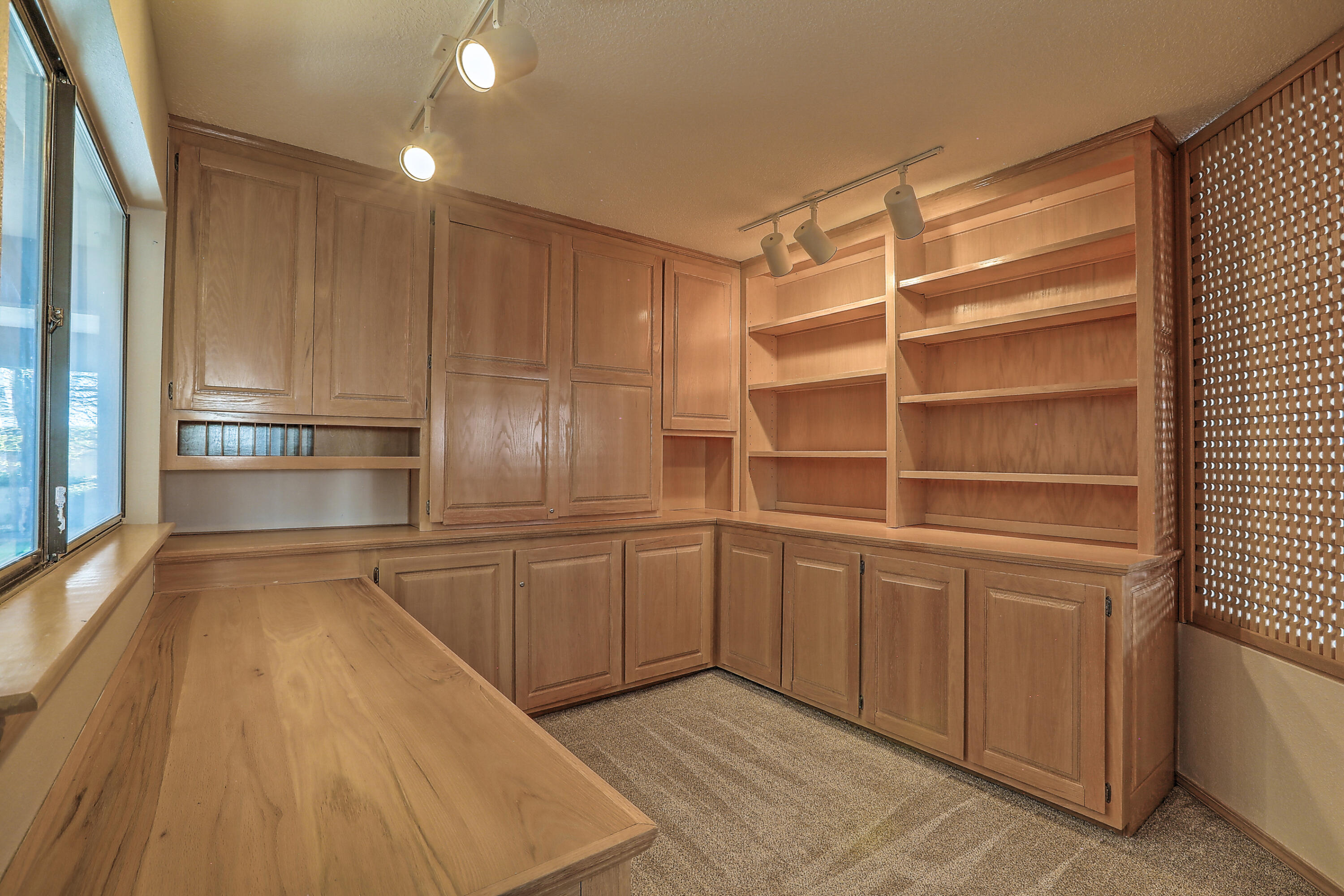 7005 Pala Mesa Court NE