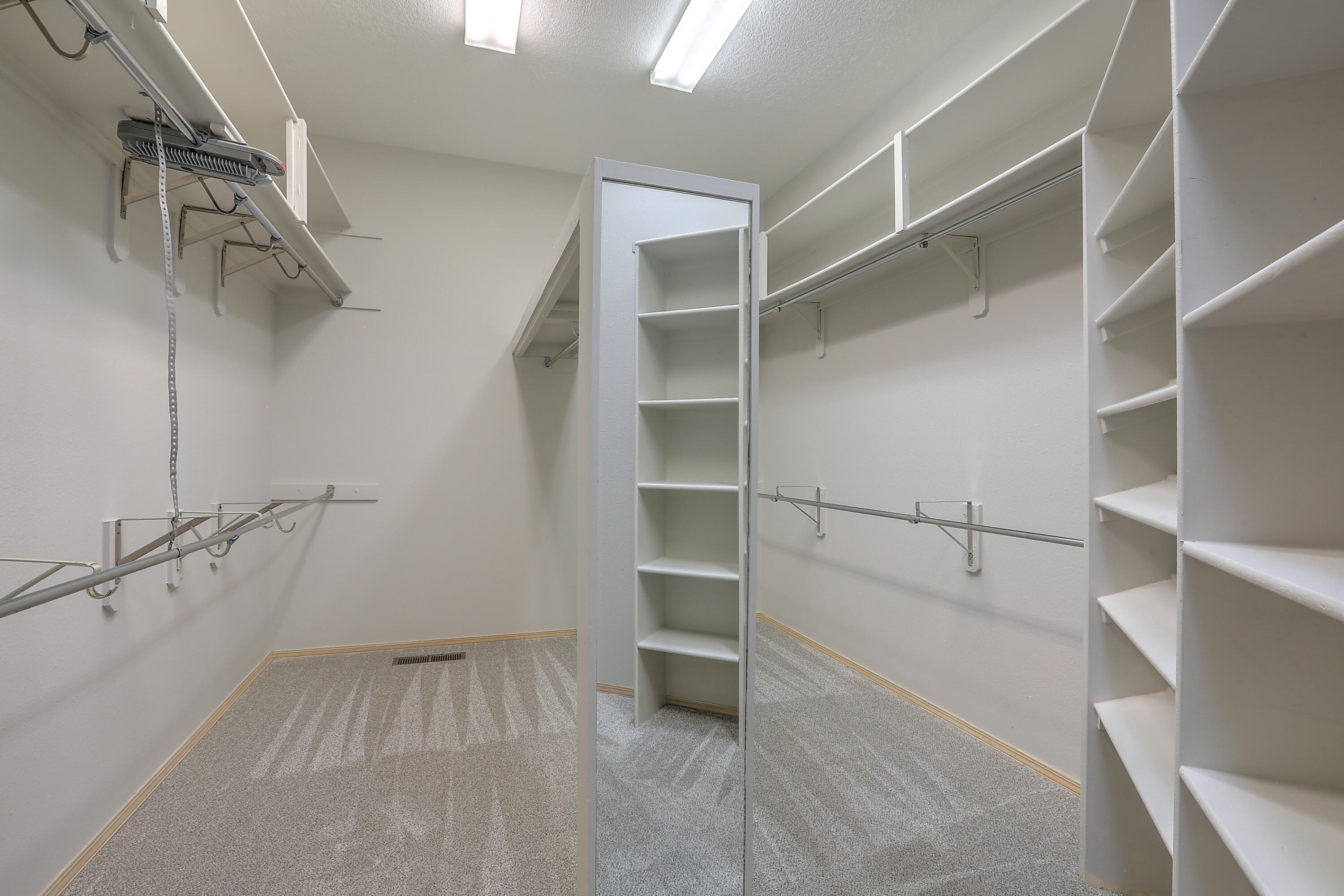 7005 Pala Mesa Court NE