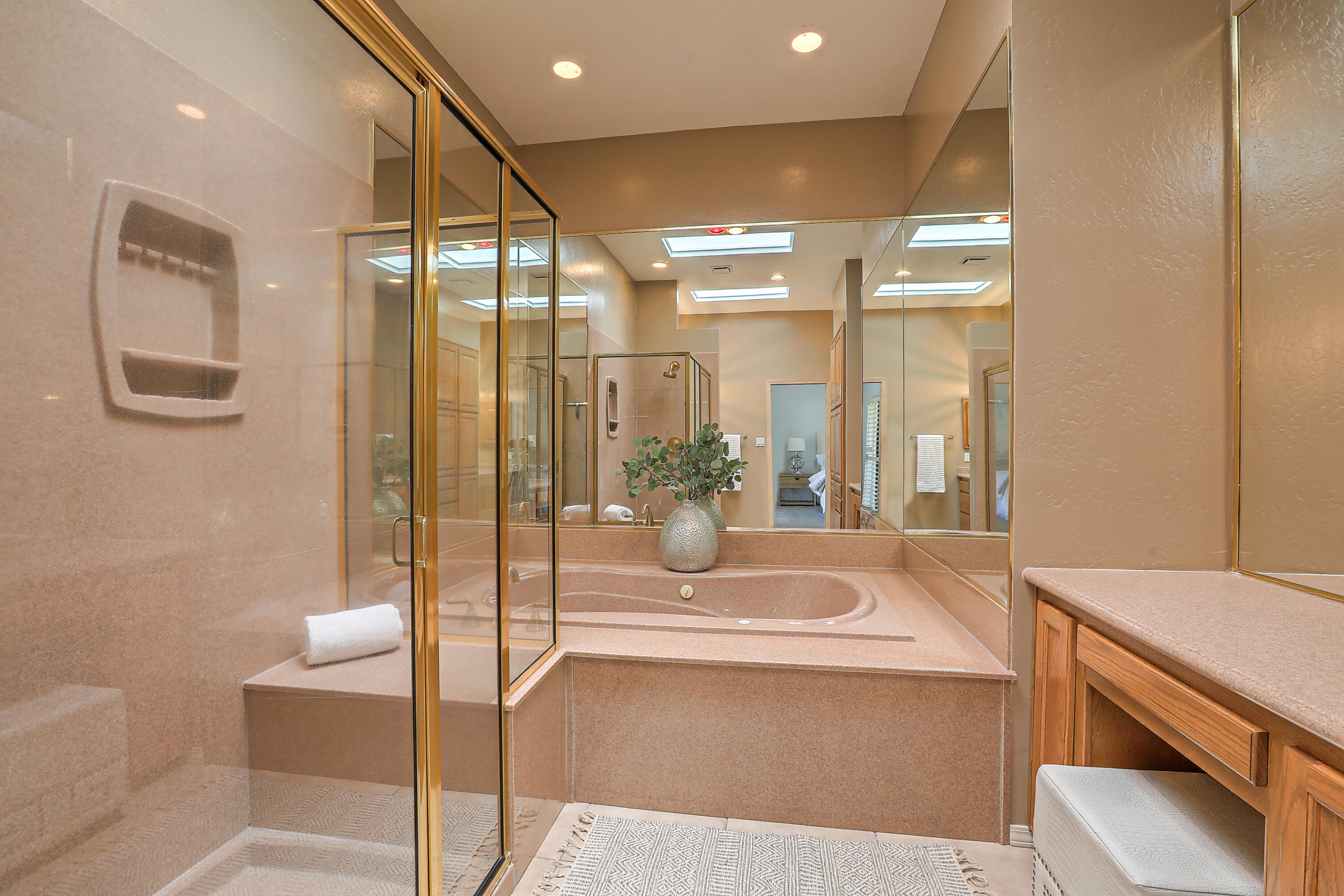 7005 Pala Mesa Court NE