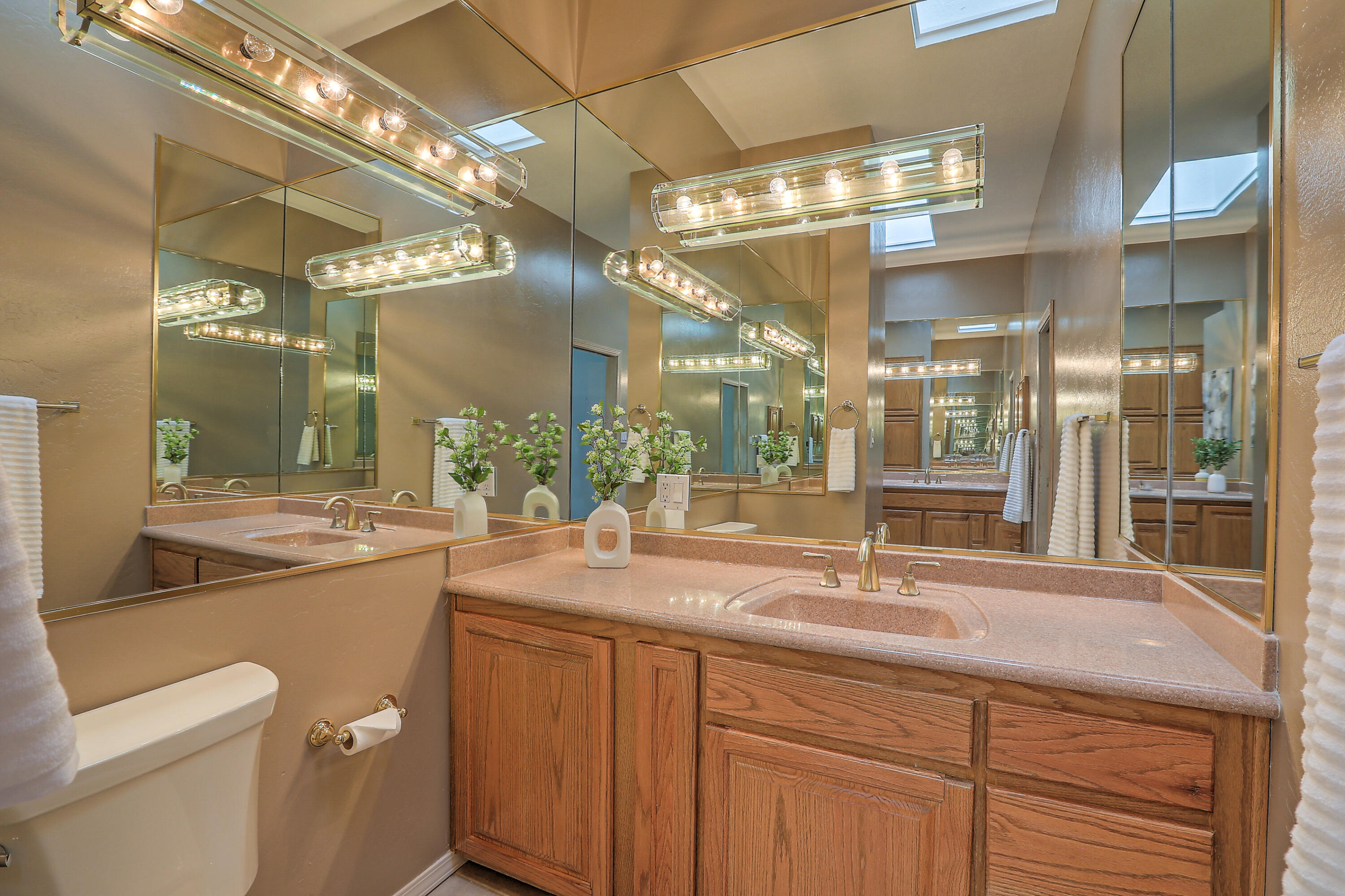 7005 Pala Mesa Court NE