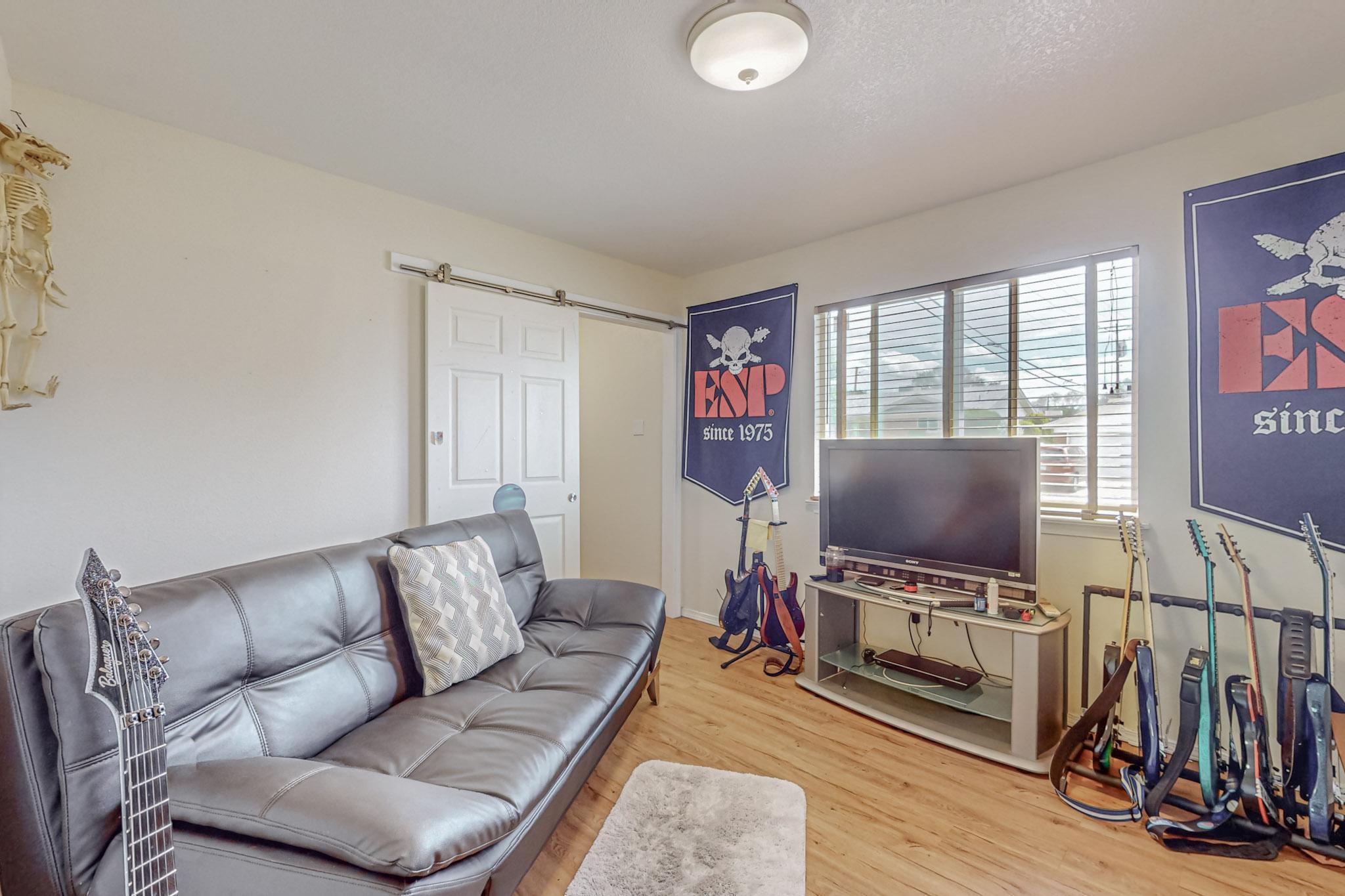 13001 Skyview Avenue NE