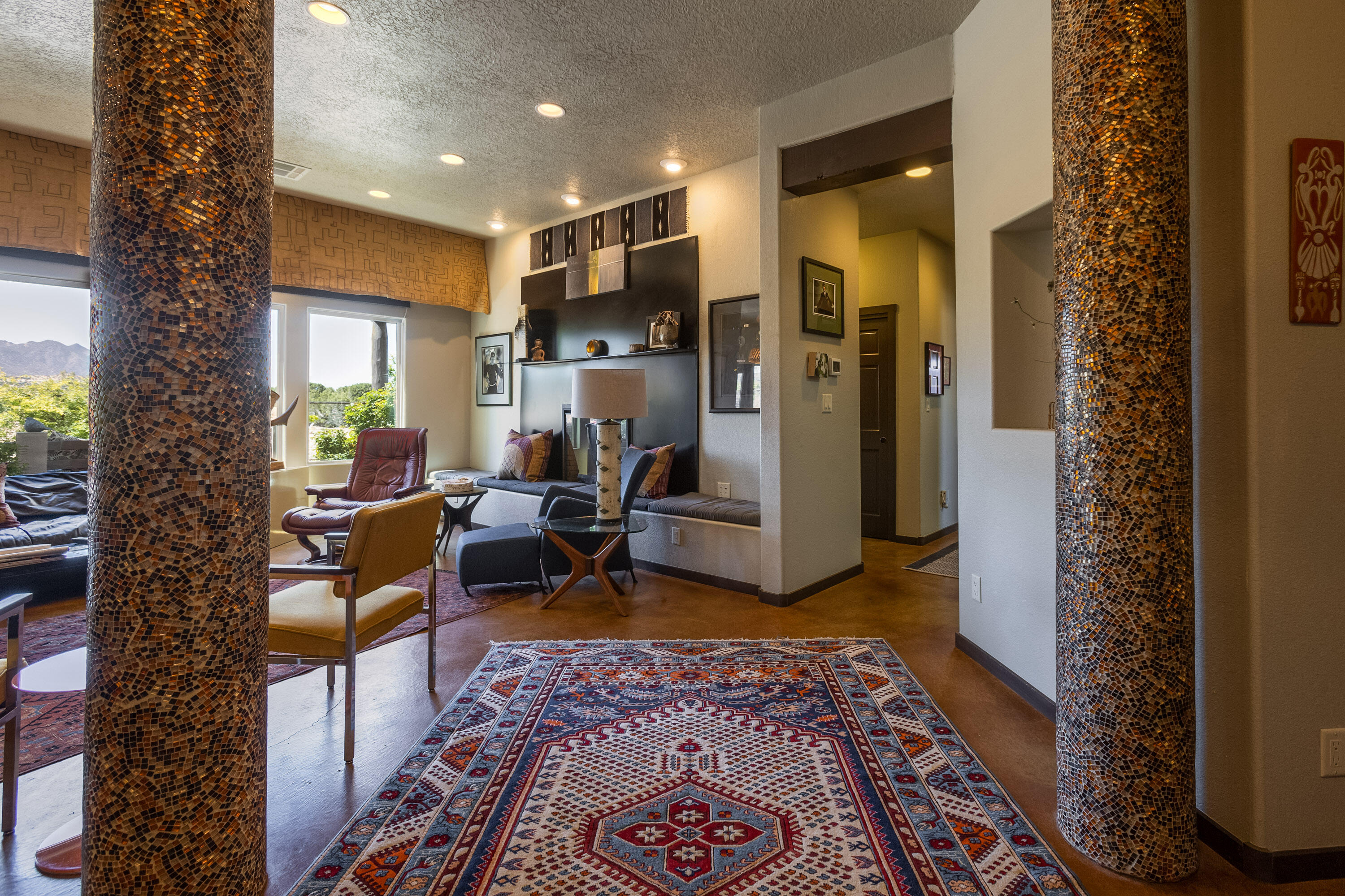 33 Mustang Road