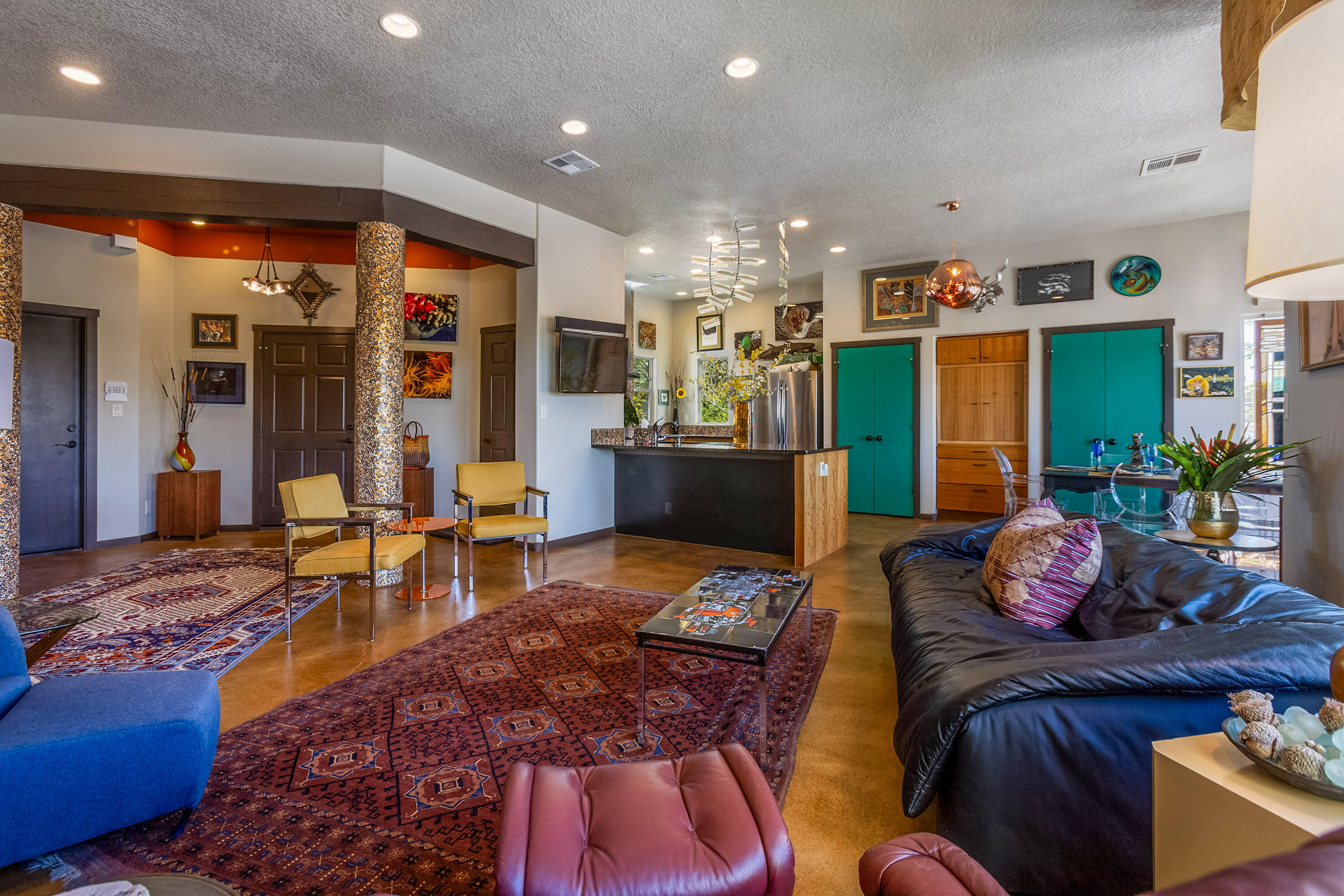 33 Mustang Road