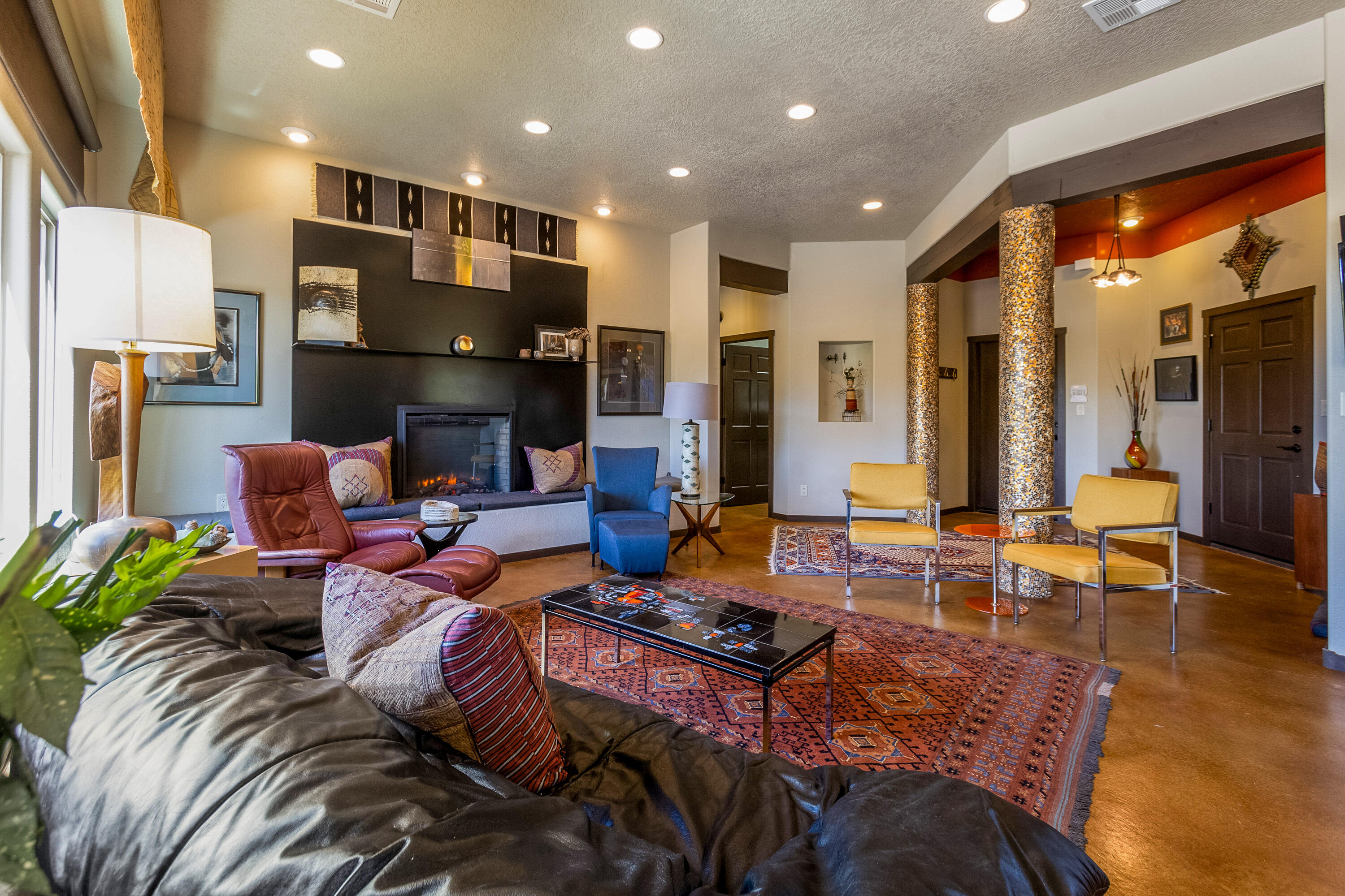 33 Mustang Road
