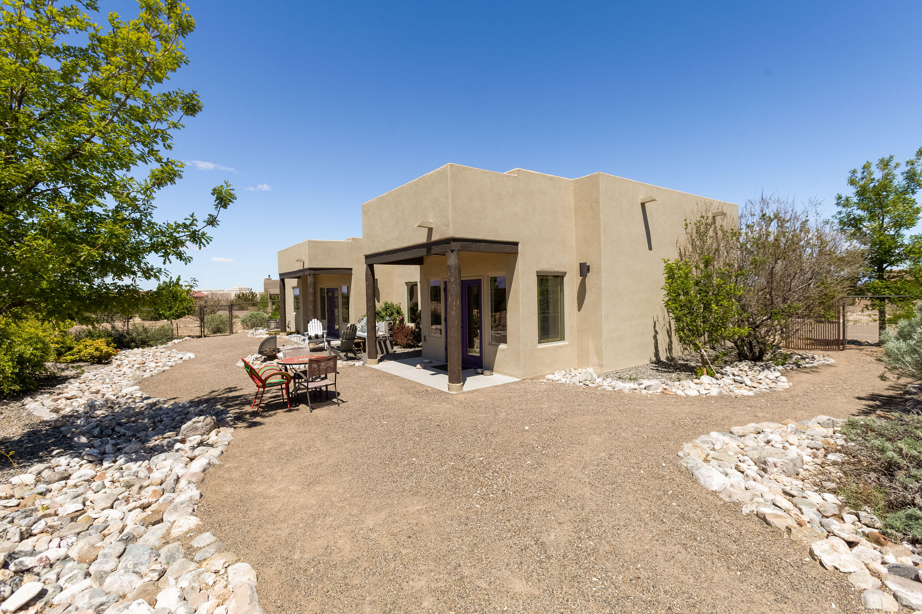 33 Mustang Road