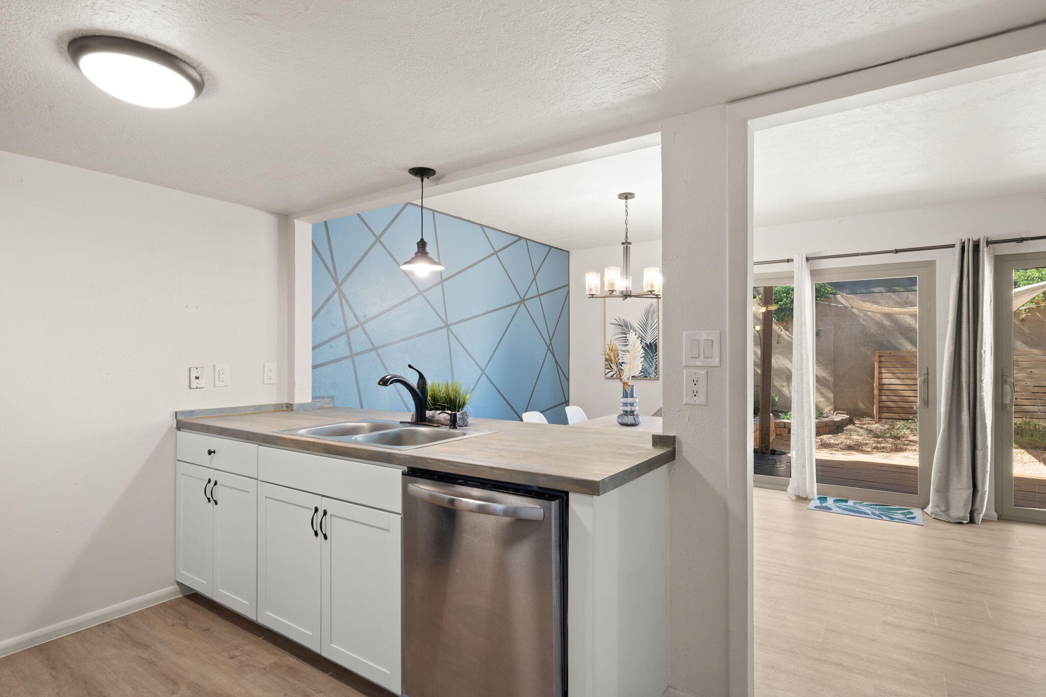 6813 Los Trechos Court NE