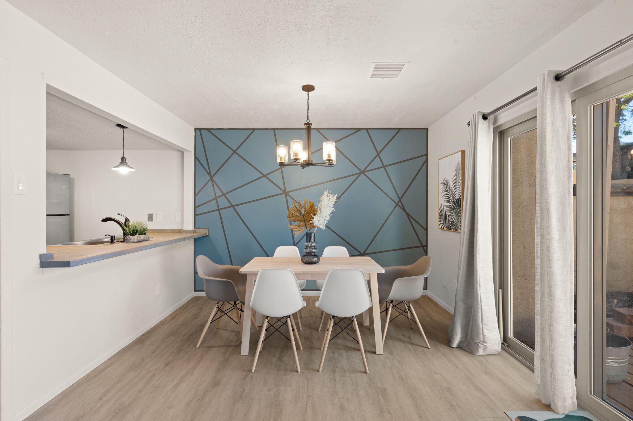 6813 Los Trechos Court NE