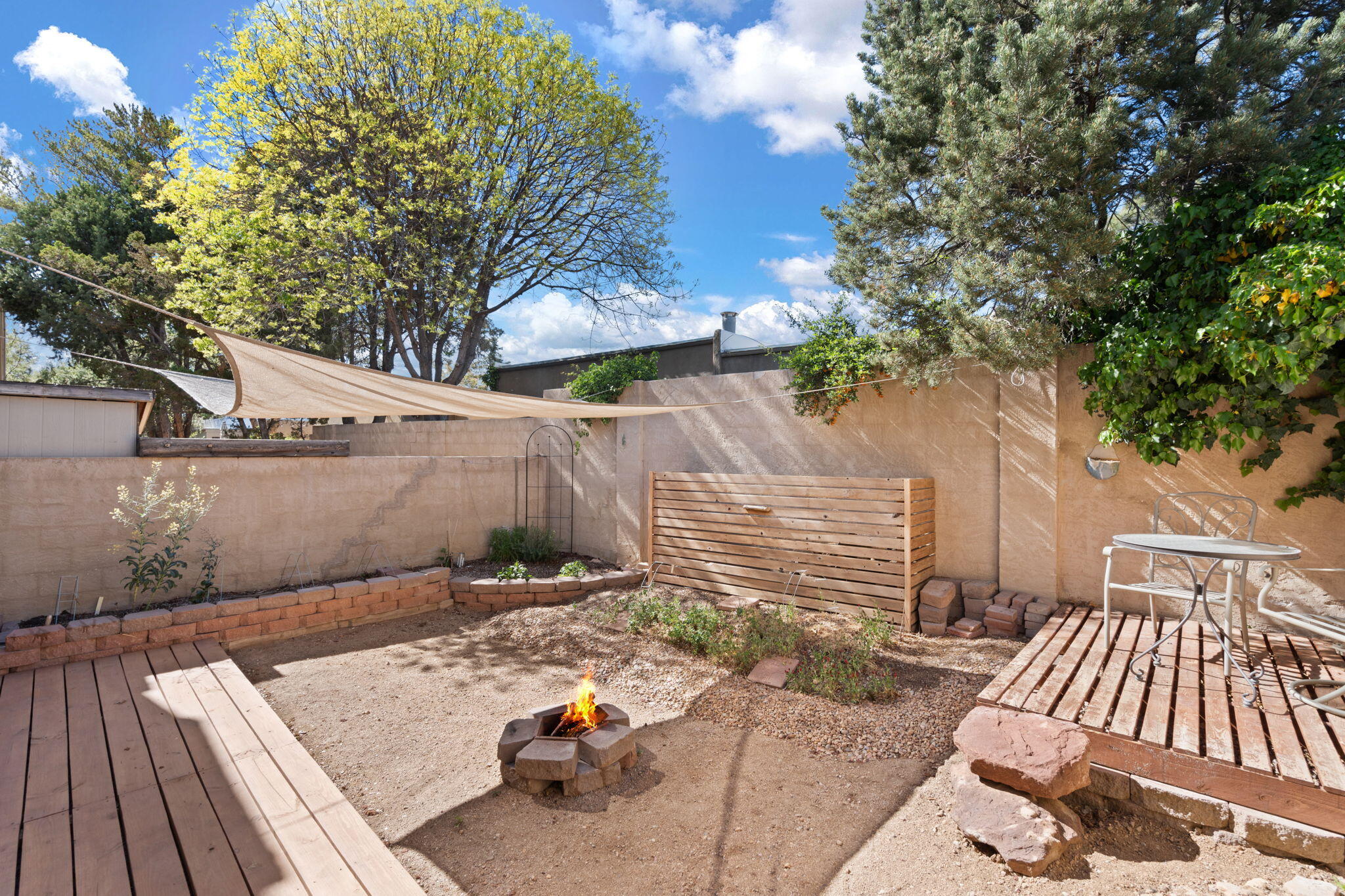 6813 Los Trechos Court NE