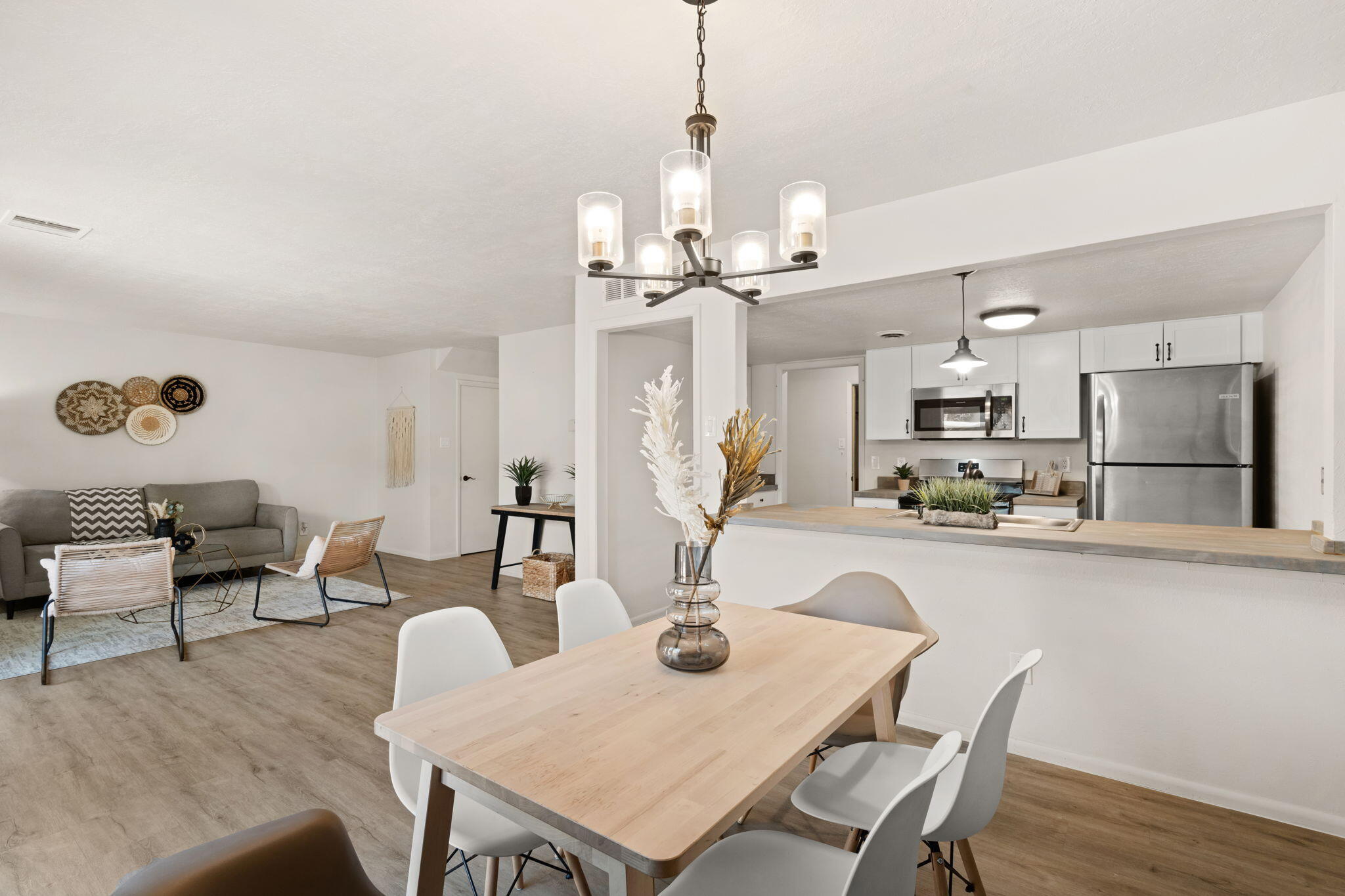 6813 Los Trechos Court NE