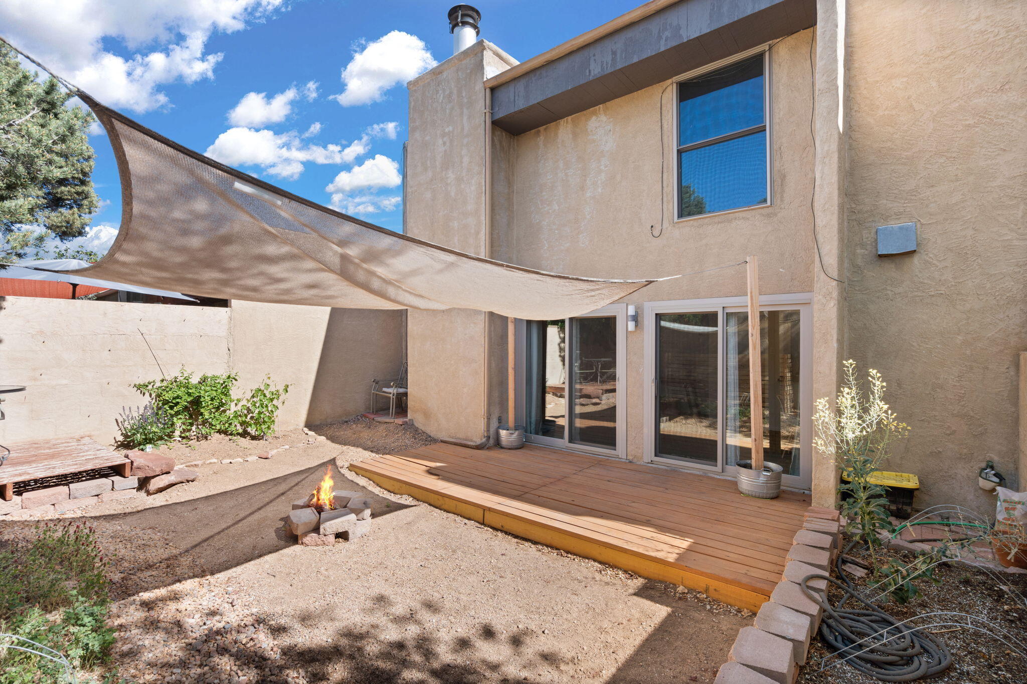 6813 Los Trechos Court NE