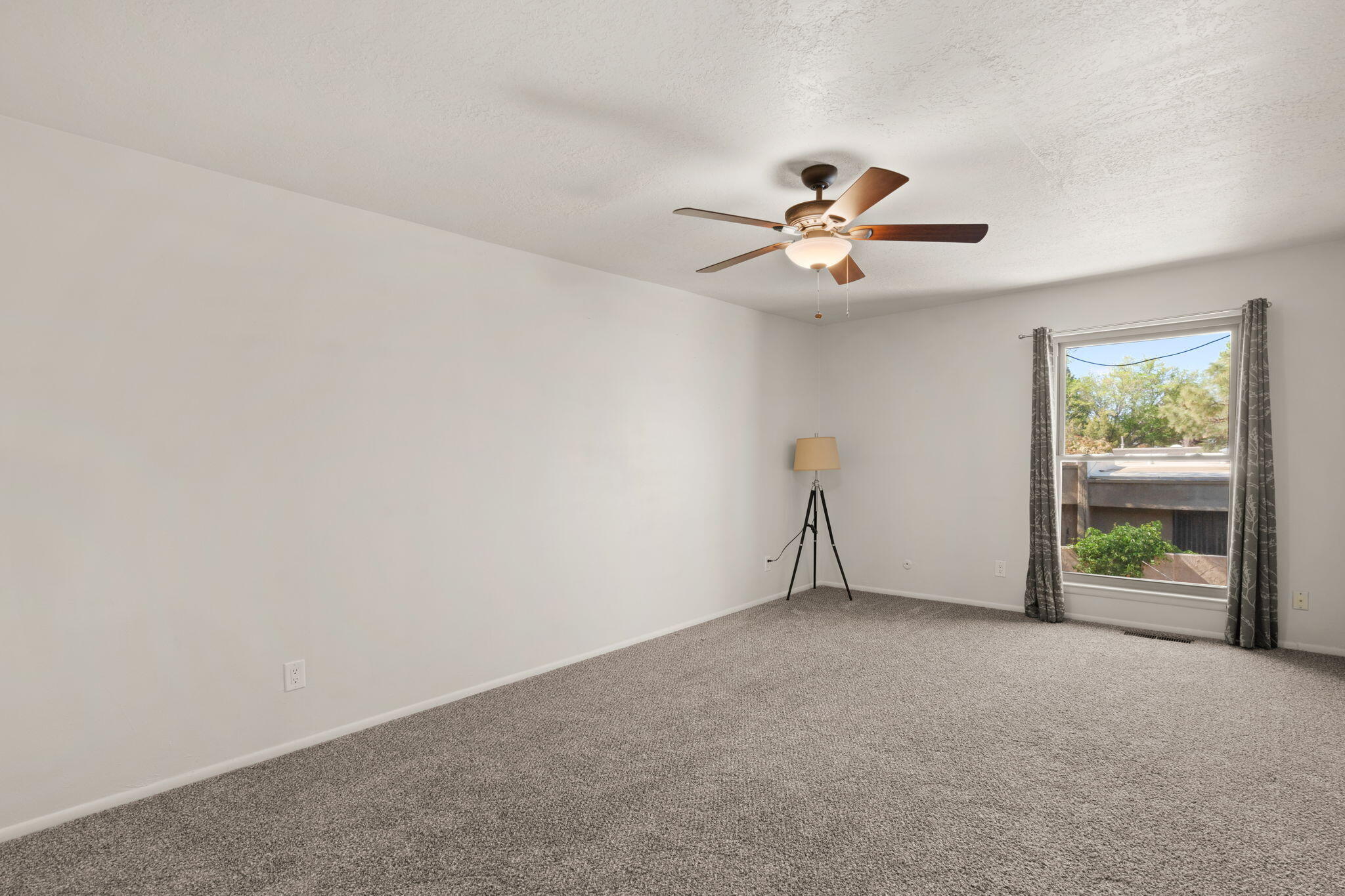 6813 Los Trechos Court NE