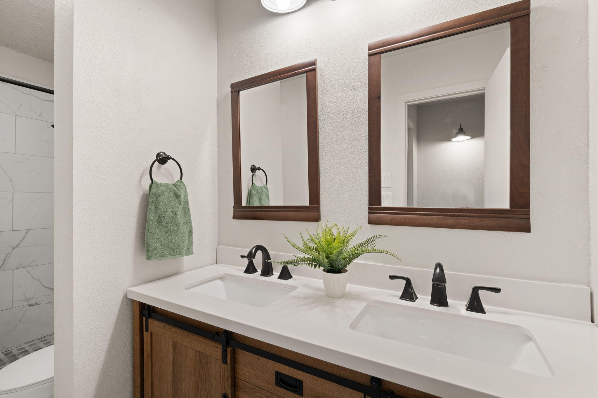 6813 Los Trechos Court NE