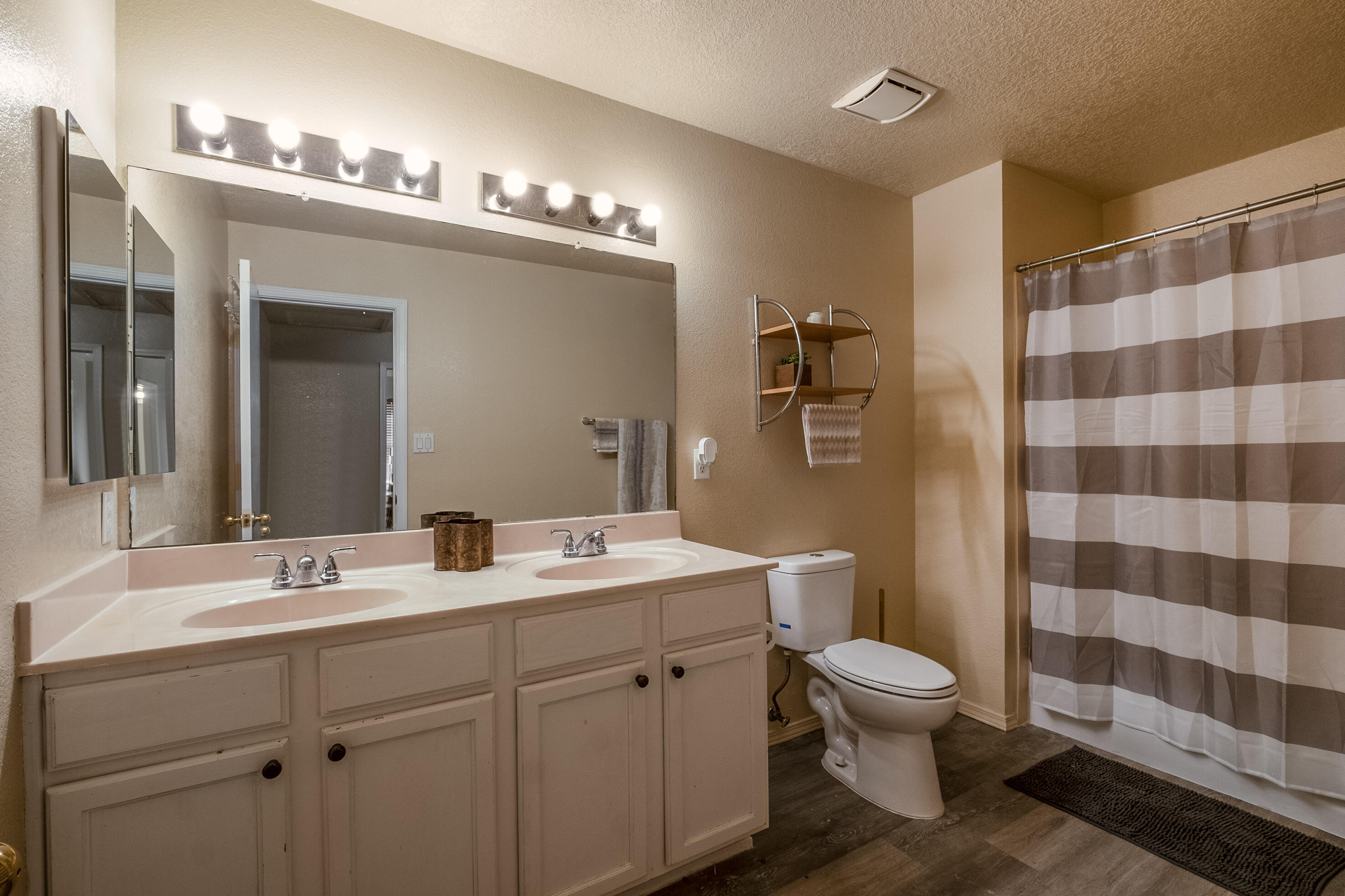 1301 El Segundo Avenue NE