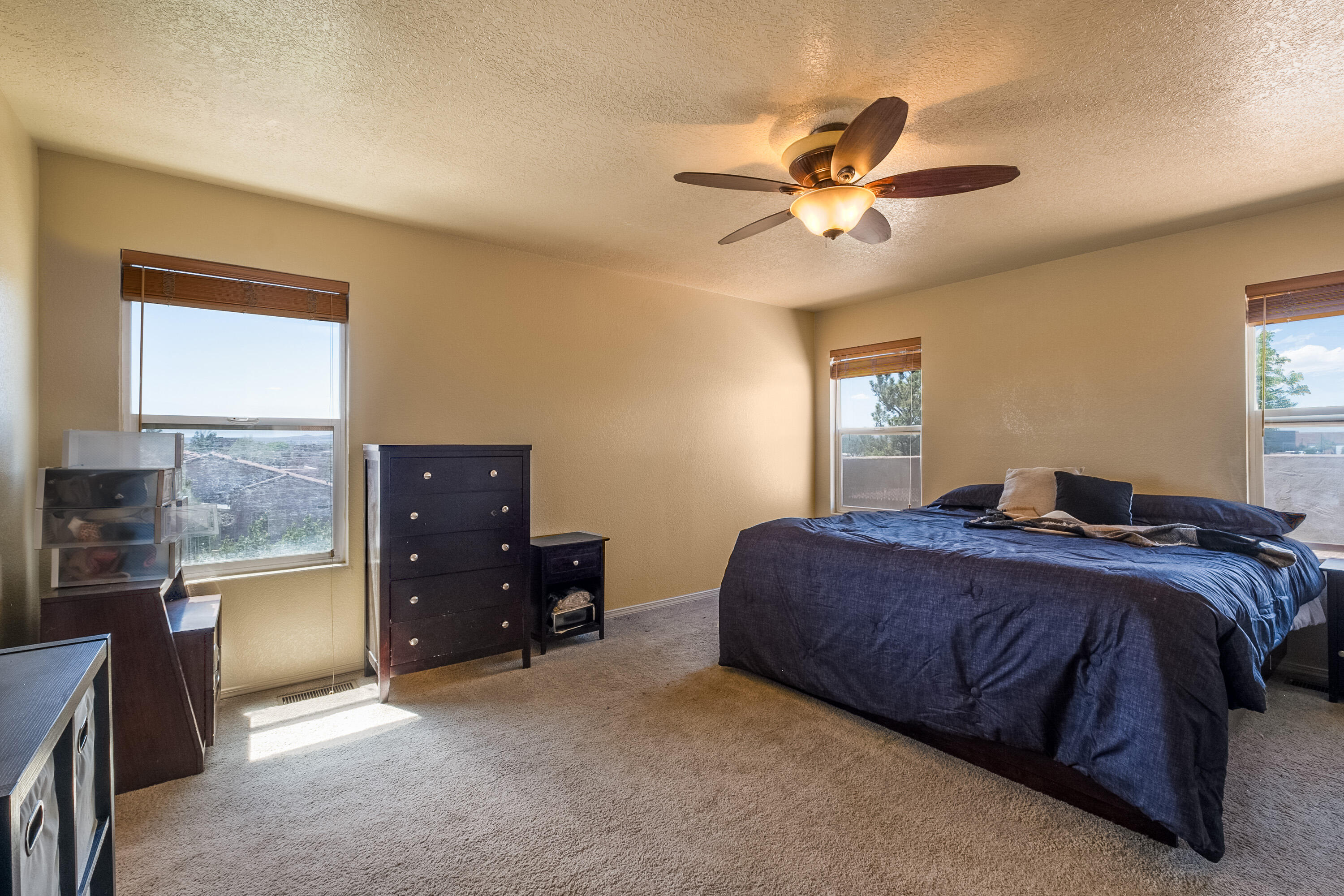 1301 El Segundo Avenue NE