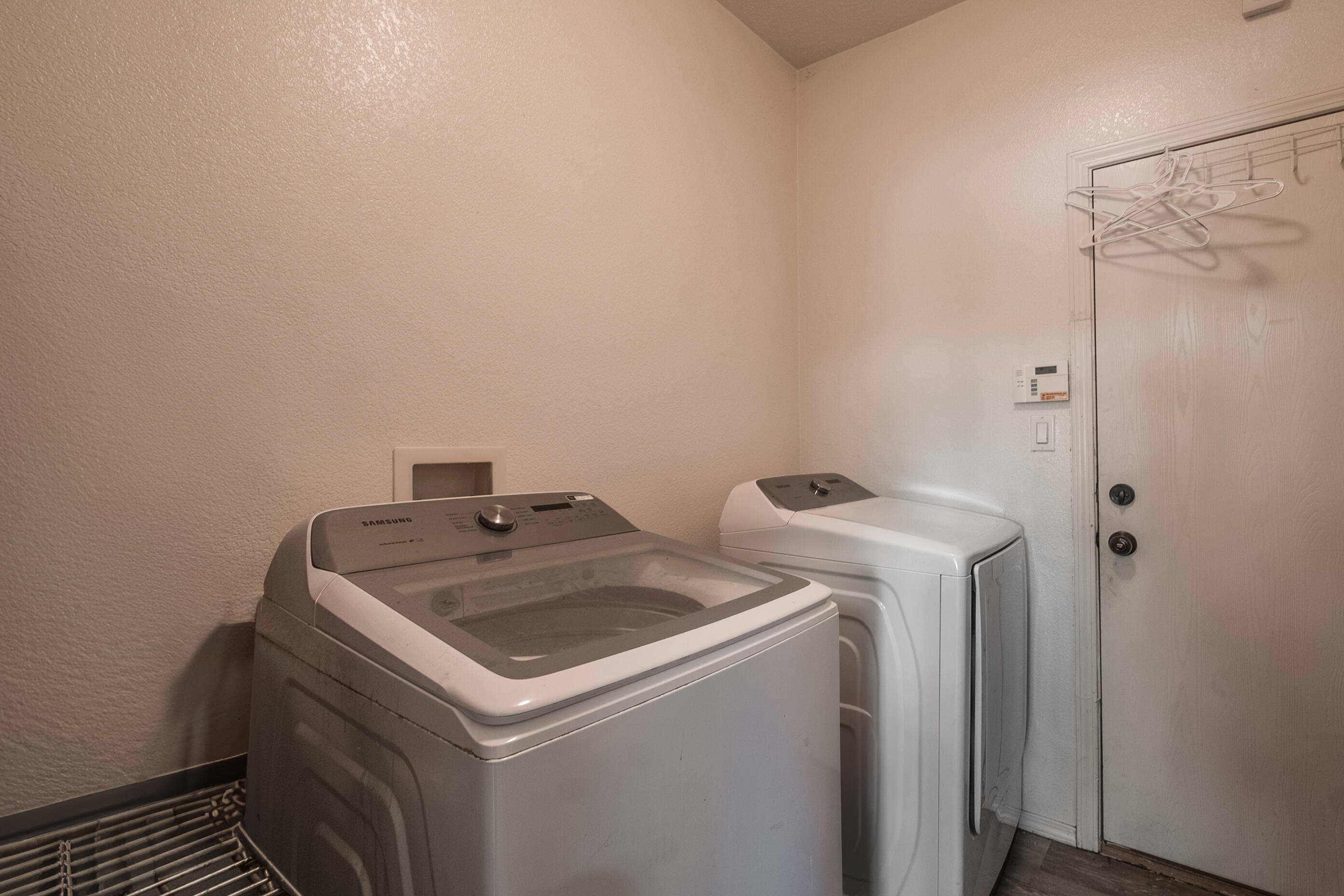 1301 El Segundo Avenue NE