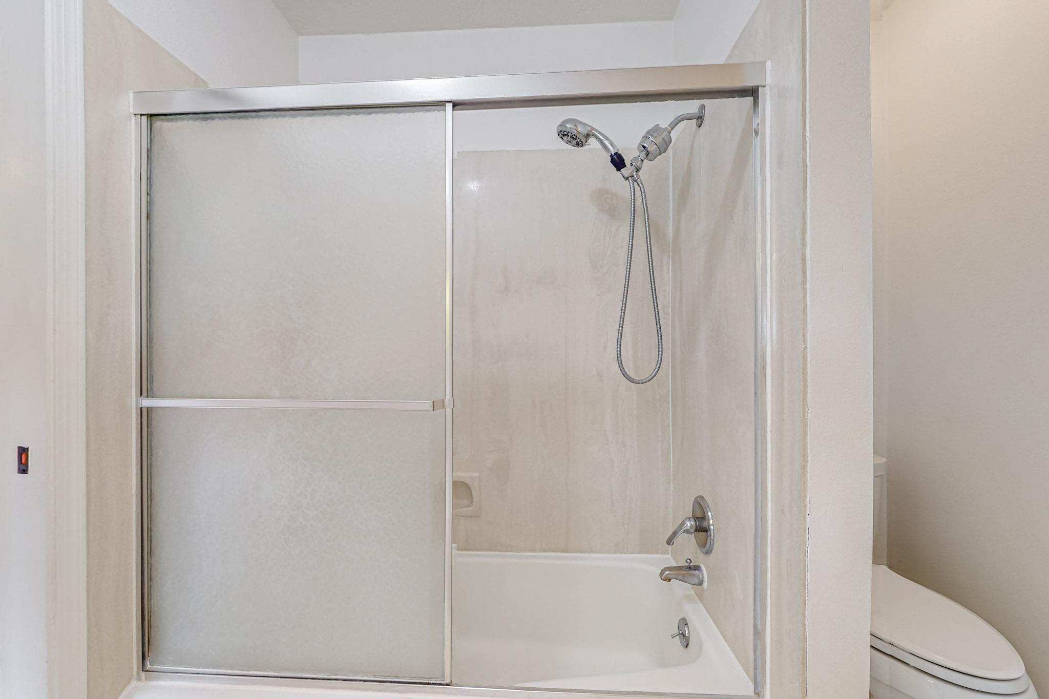 6008 Annapolis Road NE