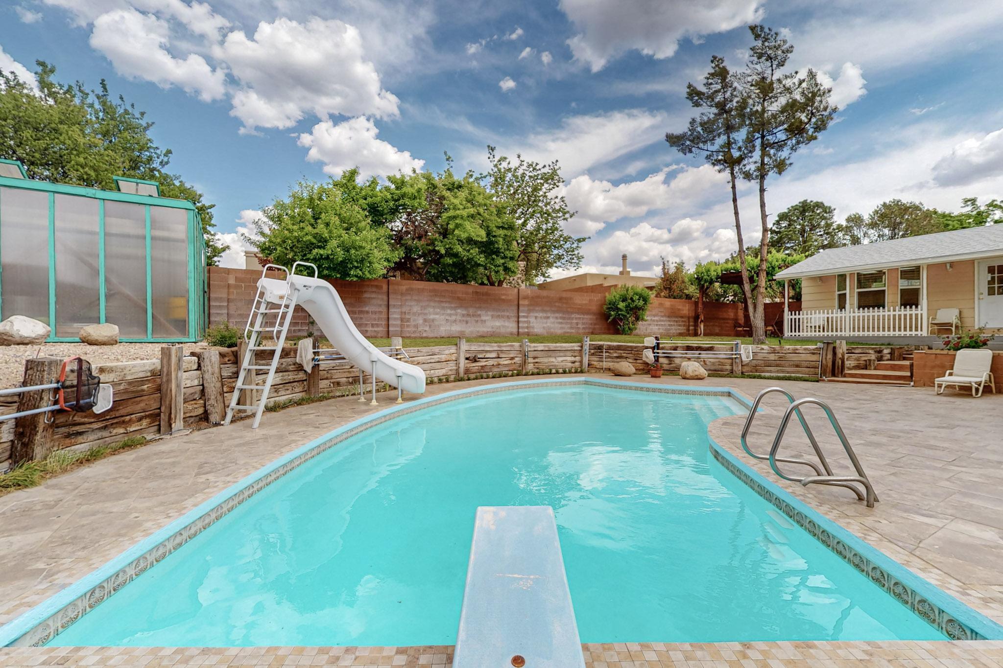 6008 Annapolis Road NE