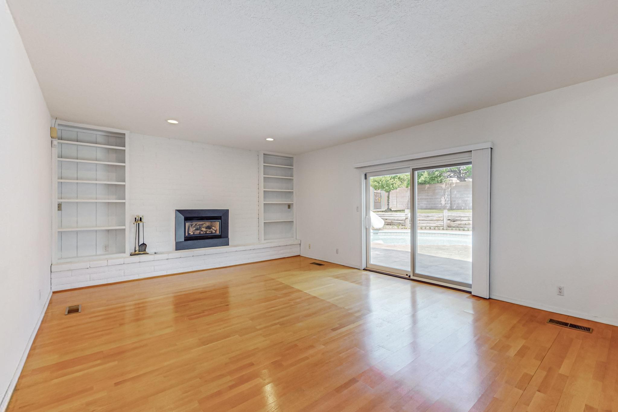 6008 Annapolis Road NE