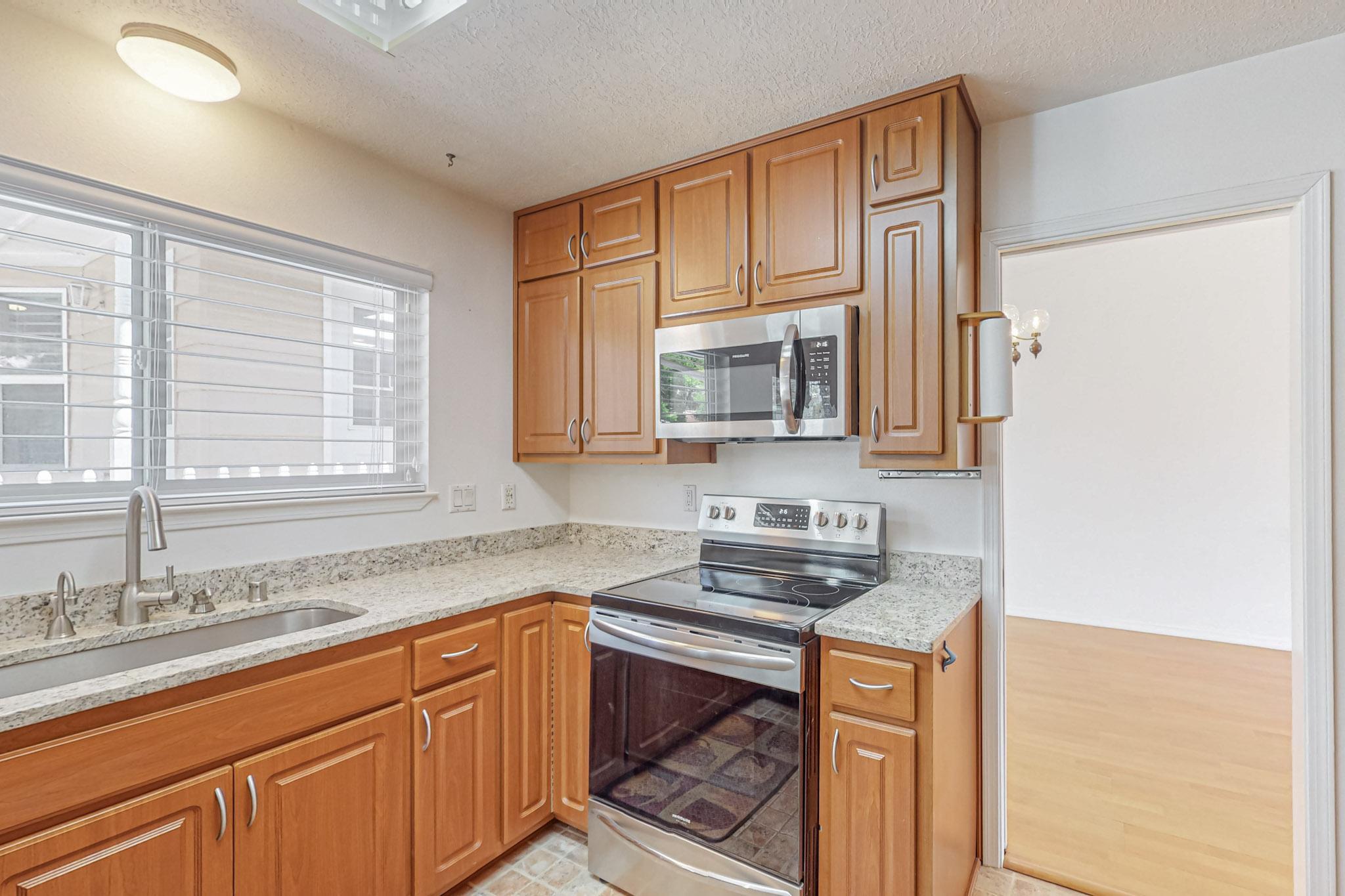 6008 Annapolis Road NE