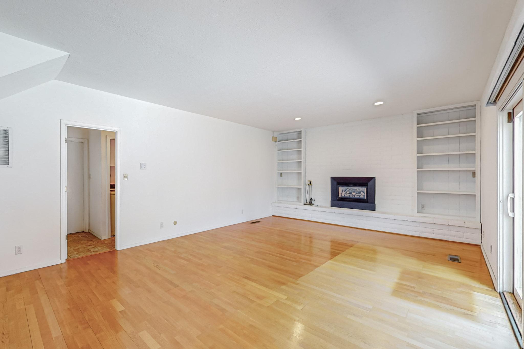 6008 Annapolis Road NE