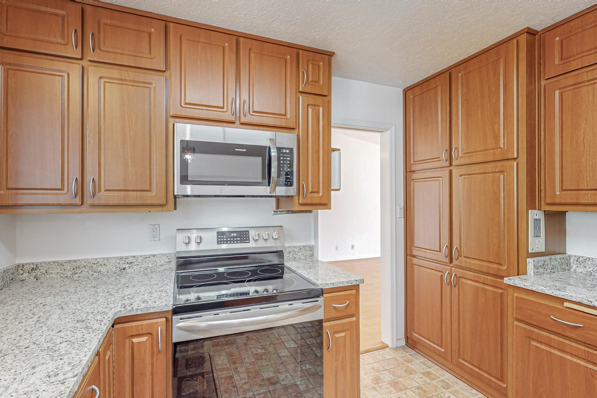 6008 Annapolis Road NE