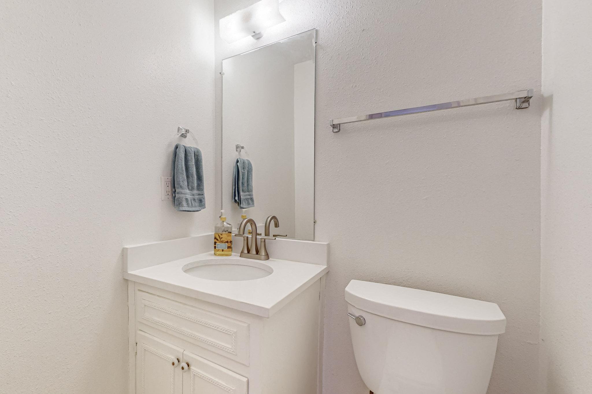 6008 Annapolis Road NE