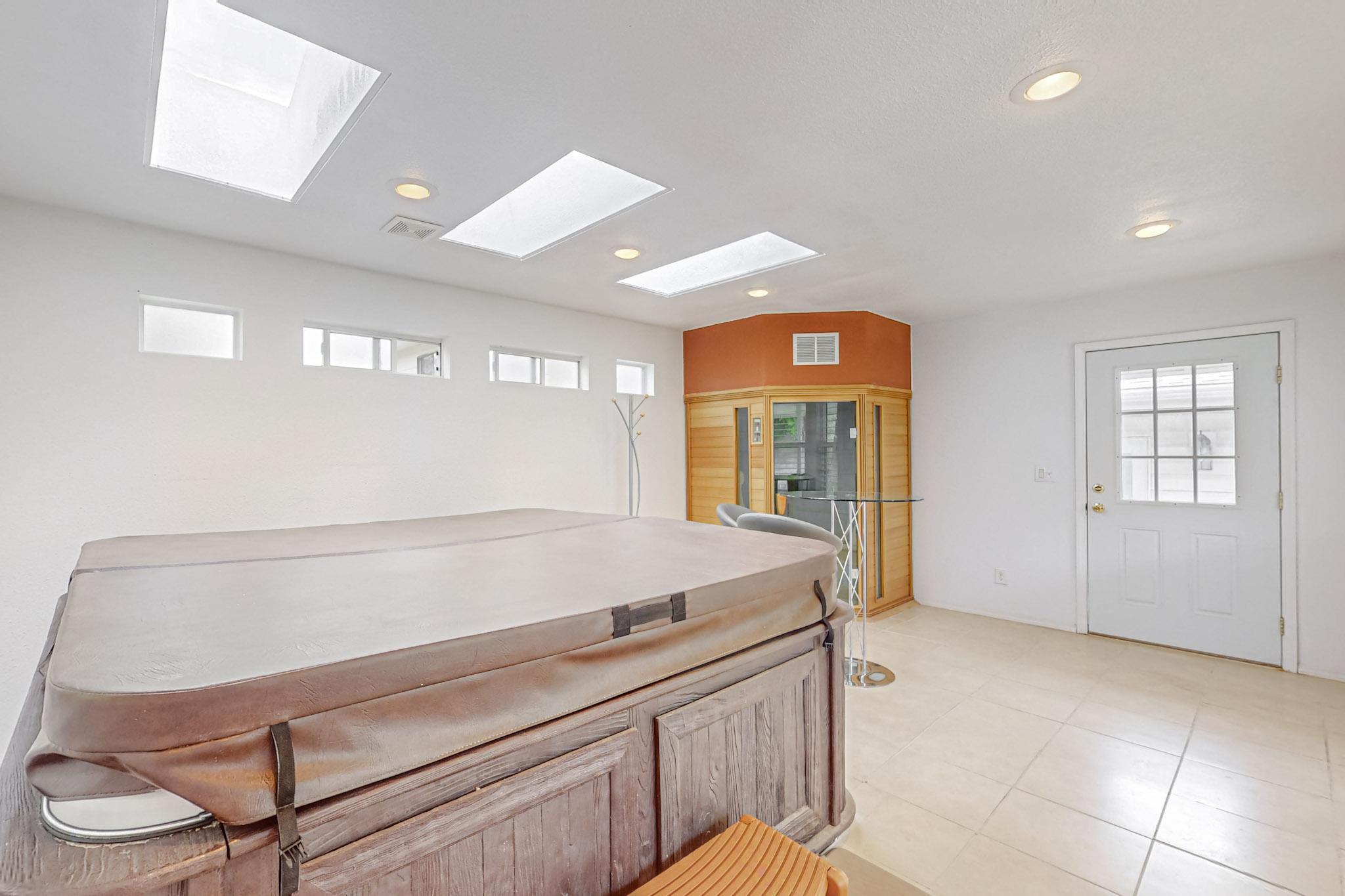 6008 Annapolis Road NE