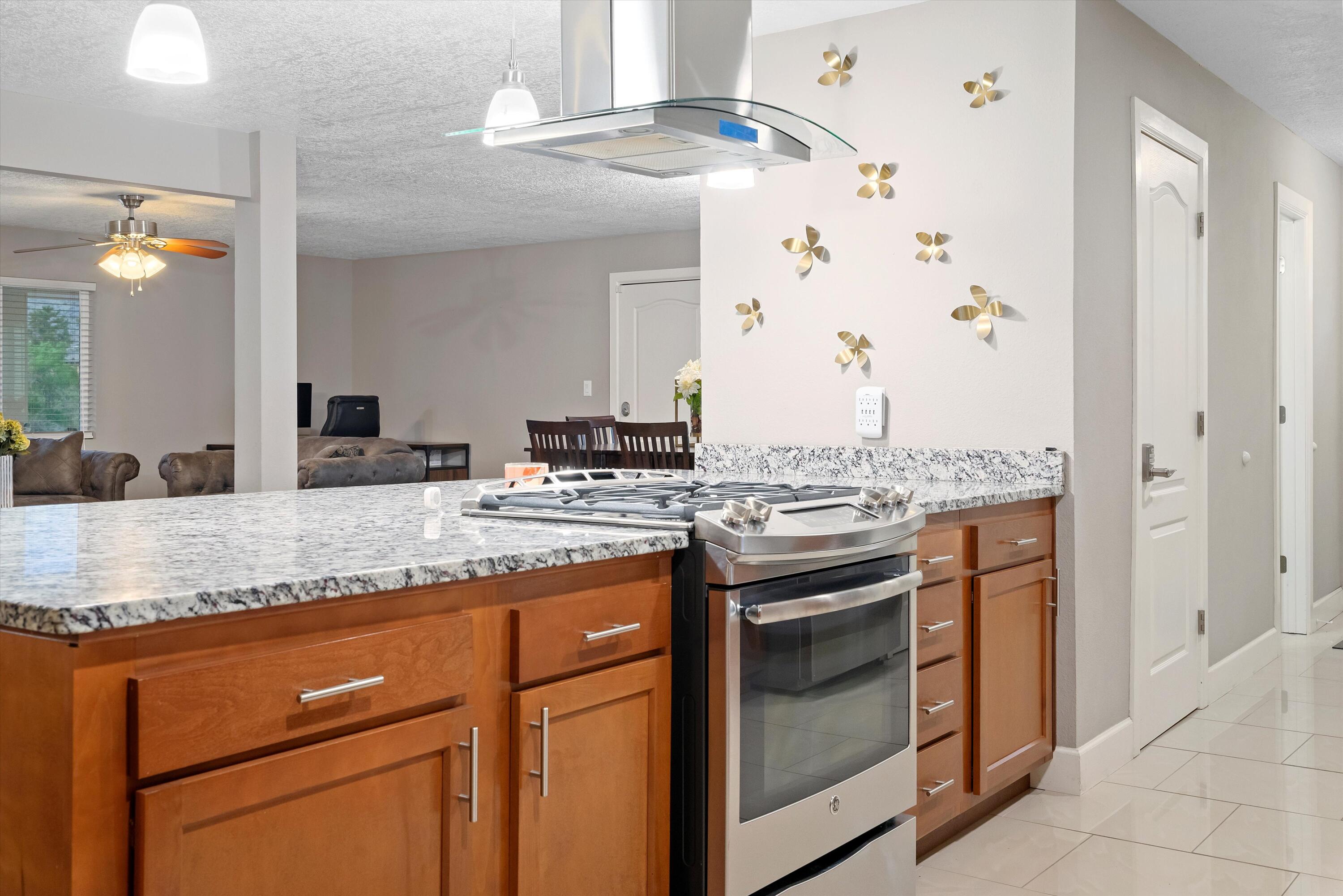 830 Stagecoach Road SE