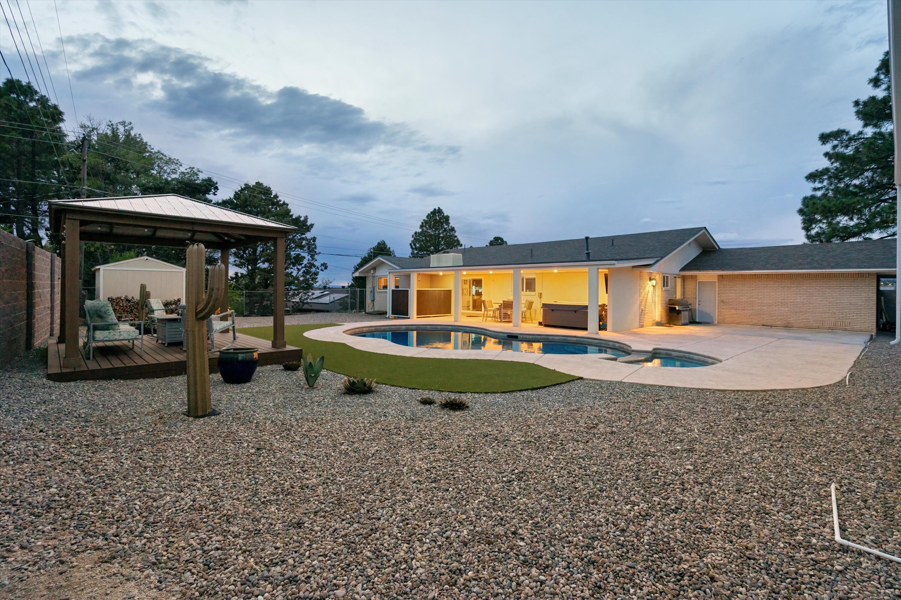 830 Stagecoach Road SE