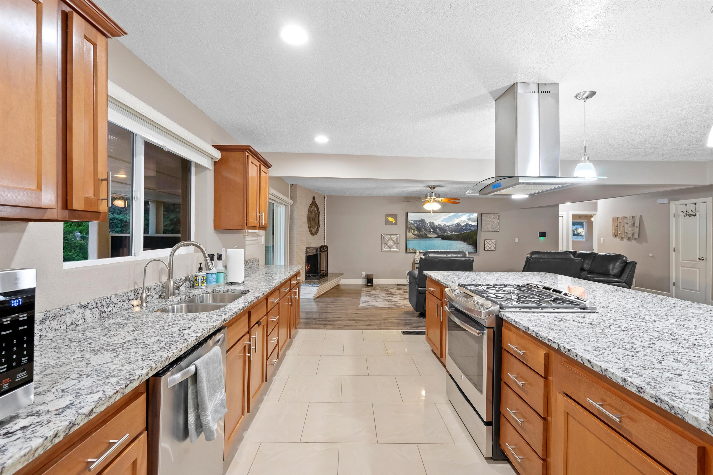 830 Stagecoach Road SE