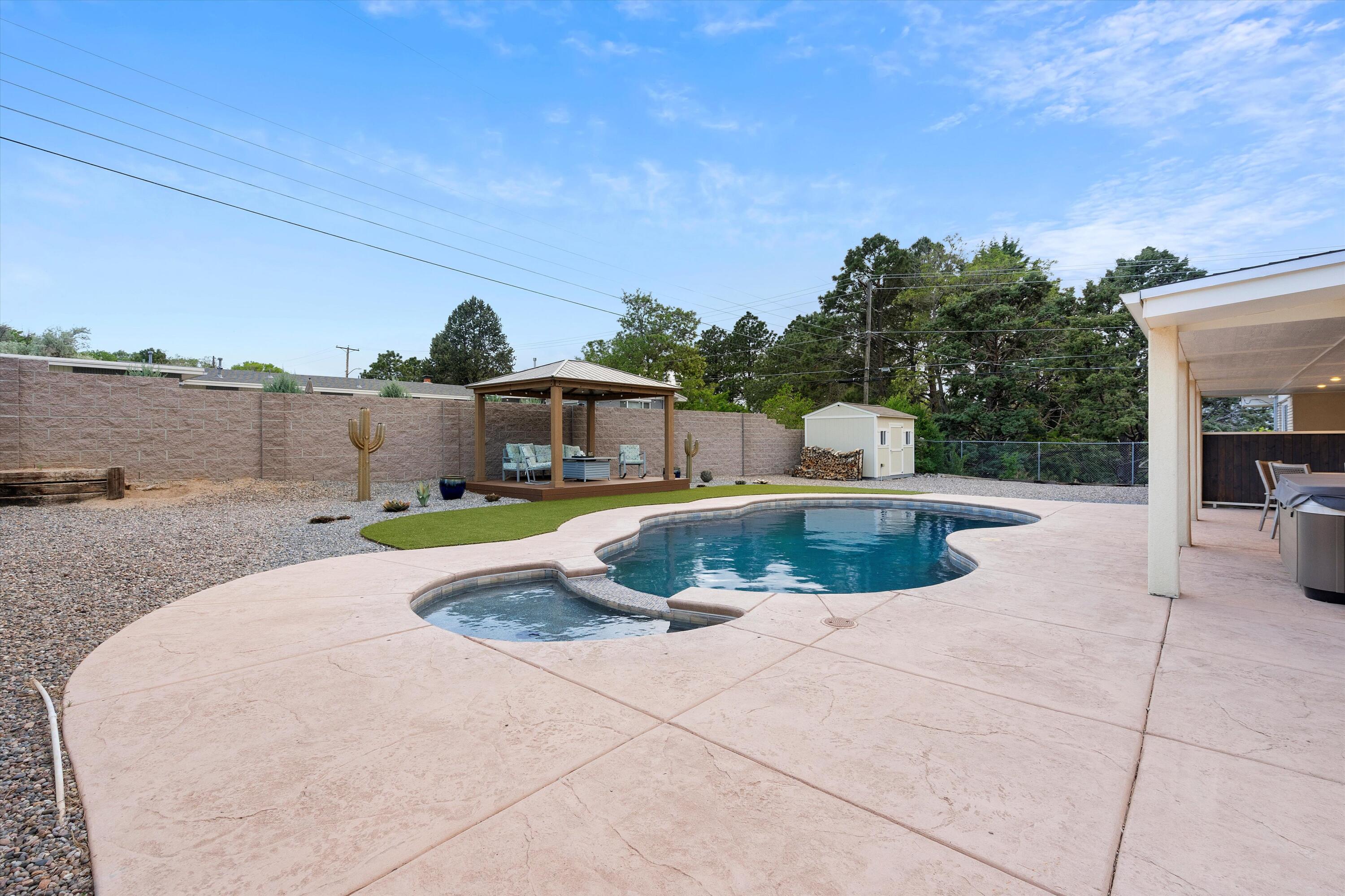 830 Stagecoach Road SE