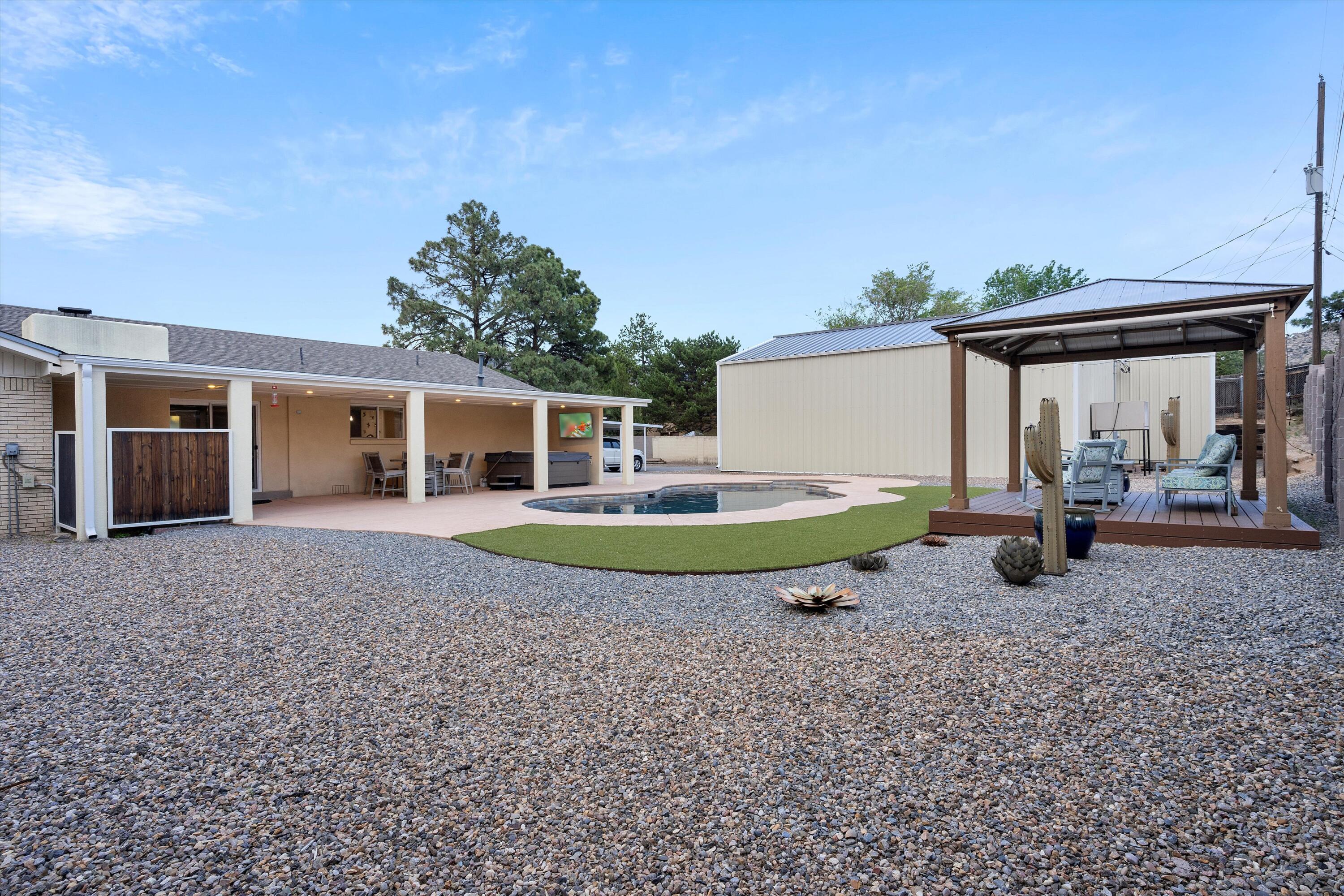 830 Stagecoach Road SE