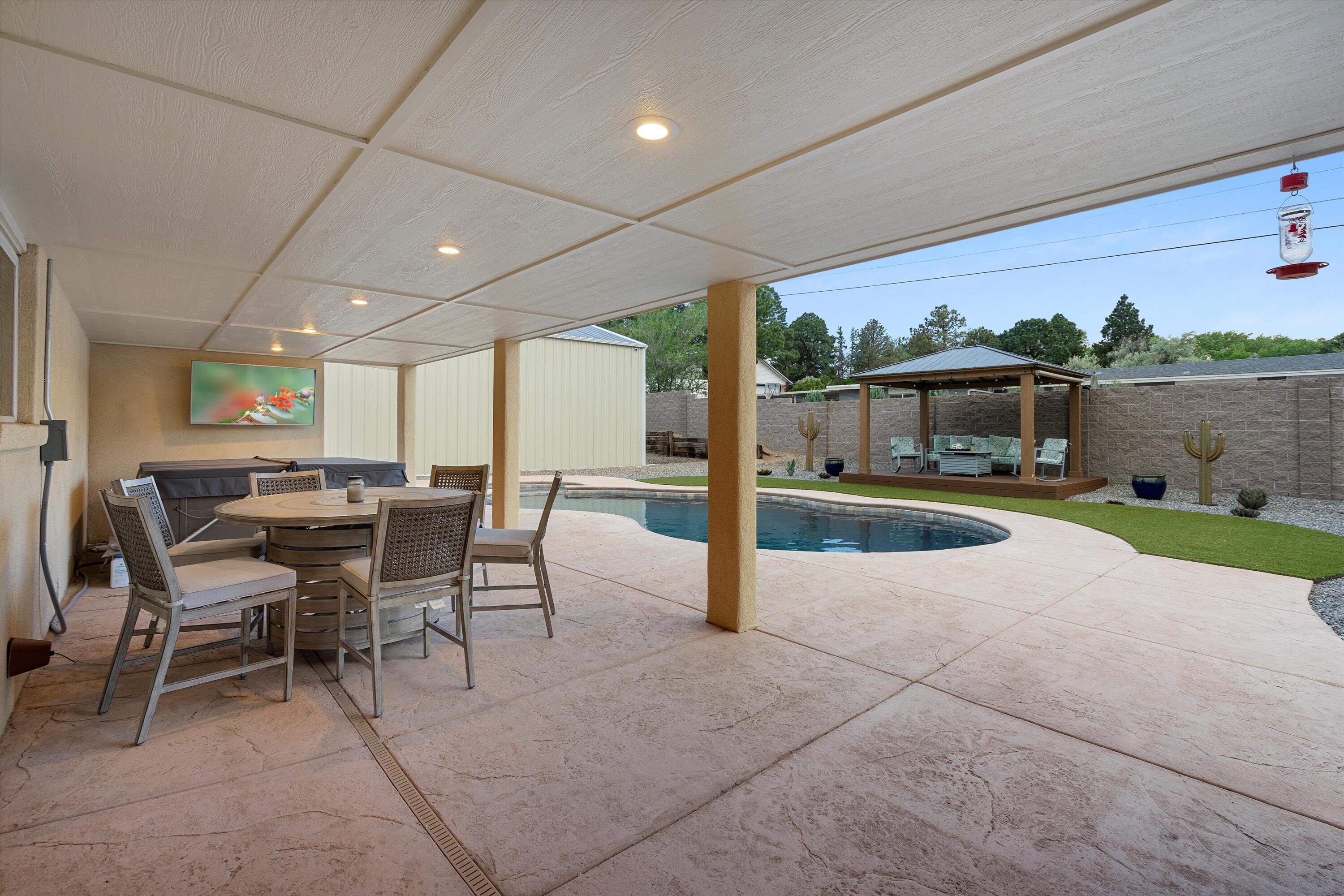 830 Stagecoach Road SE