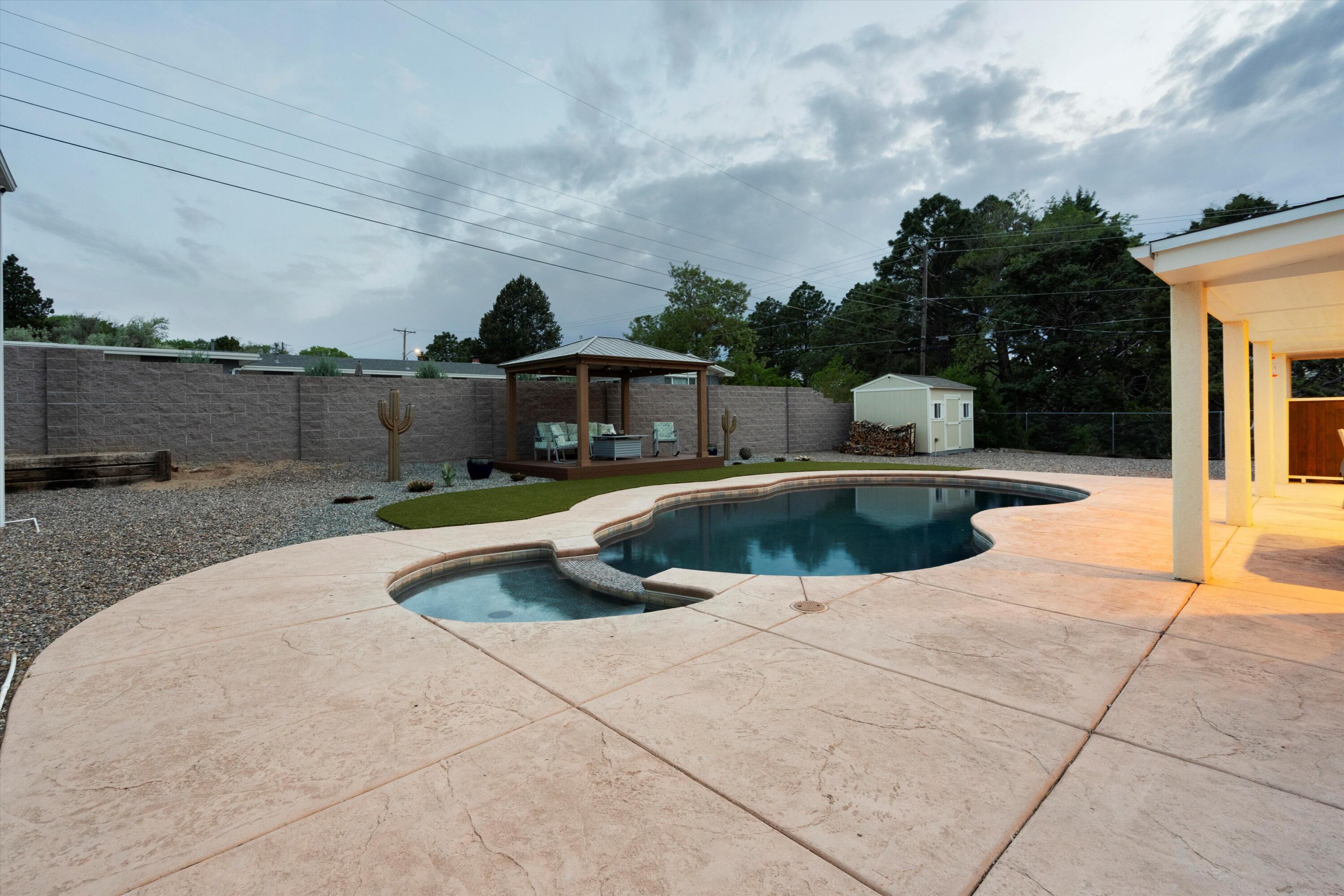 830 Stagecoach Road SE