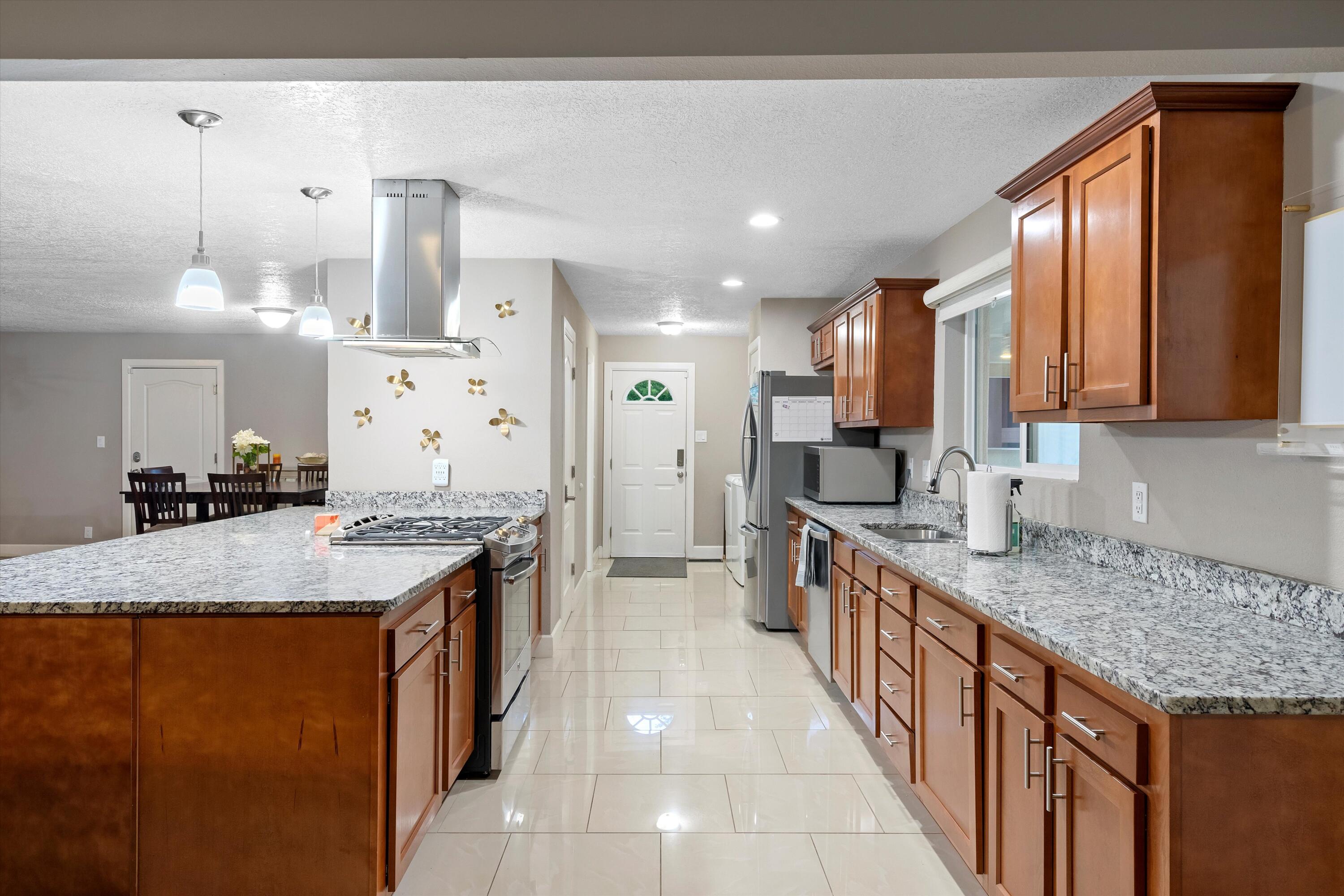 830 Stagecoach Road SE