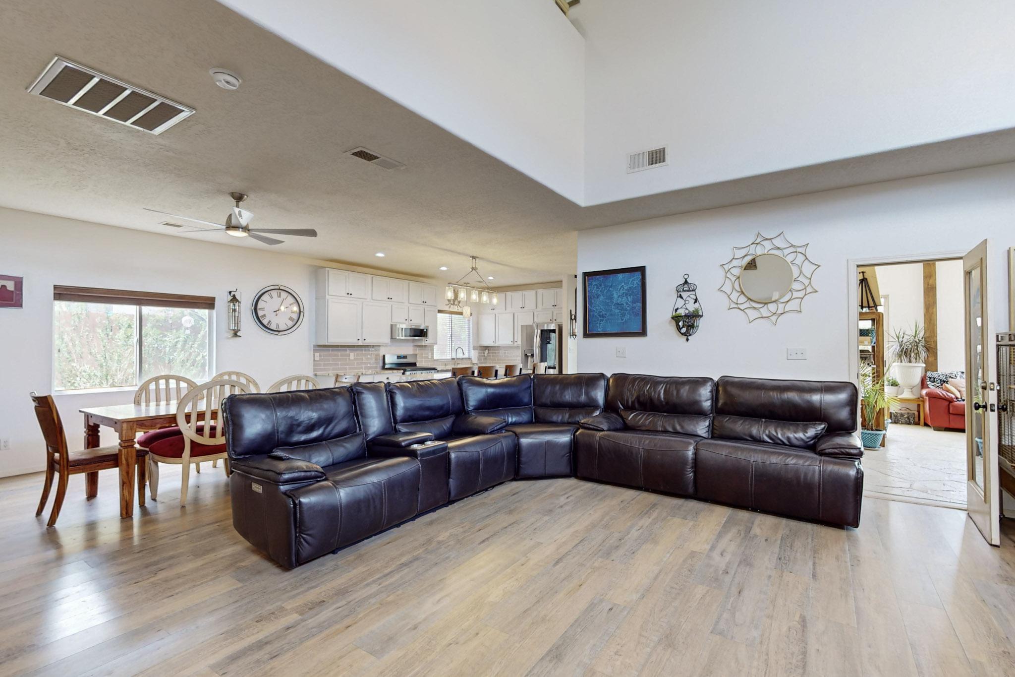 9919 Rio Corto Avenue SW