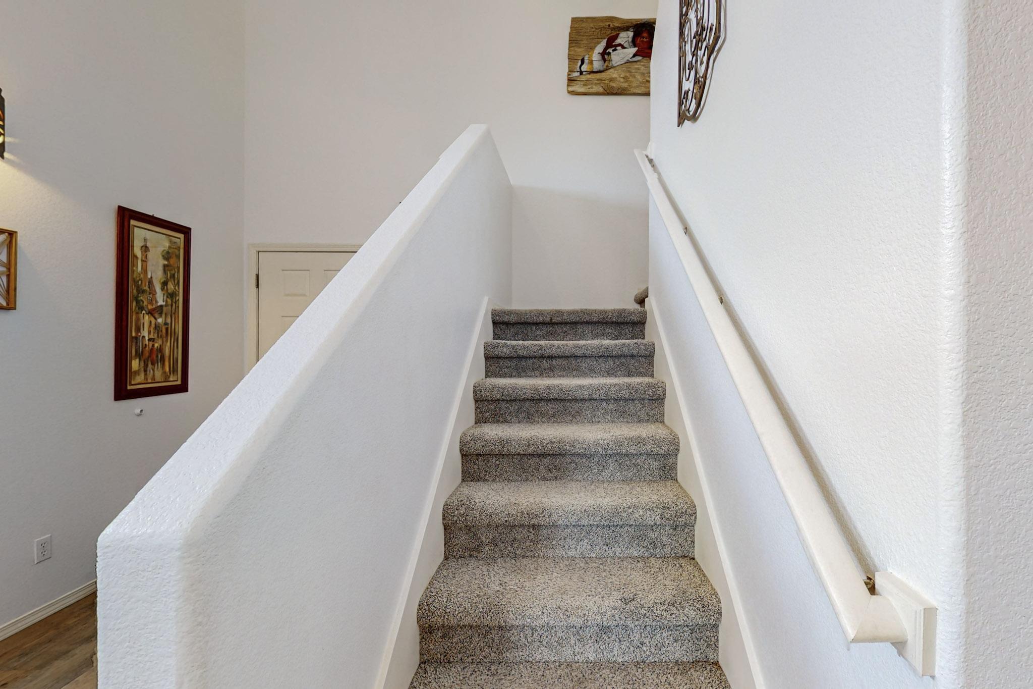 9919 Rio Corto Avenue SW