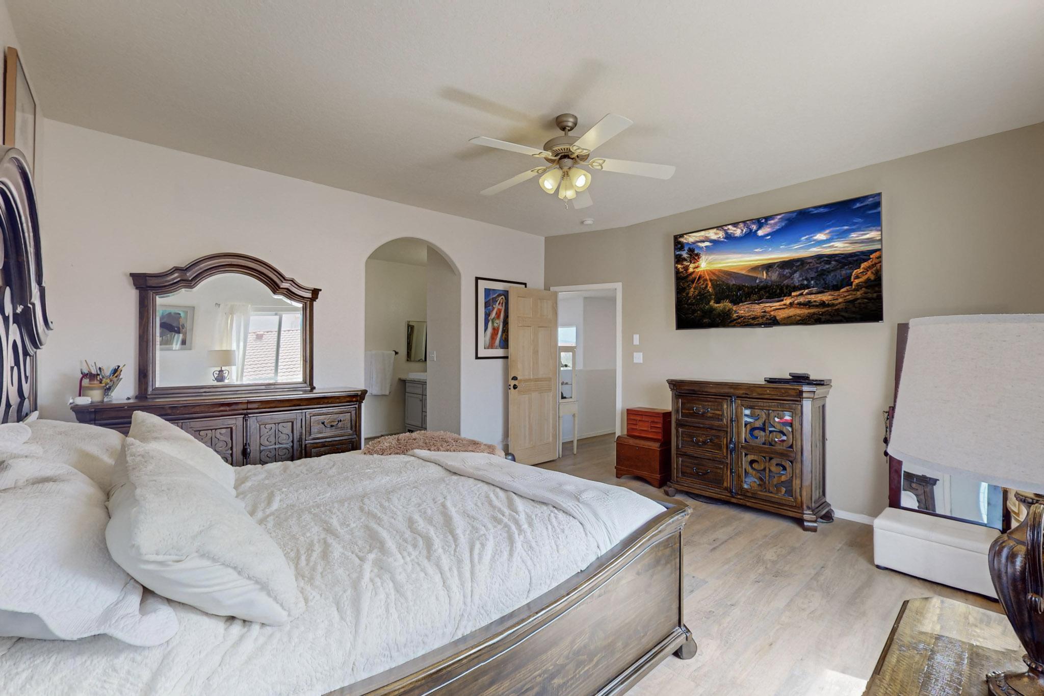 9919 Rio Corto Avenue SW